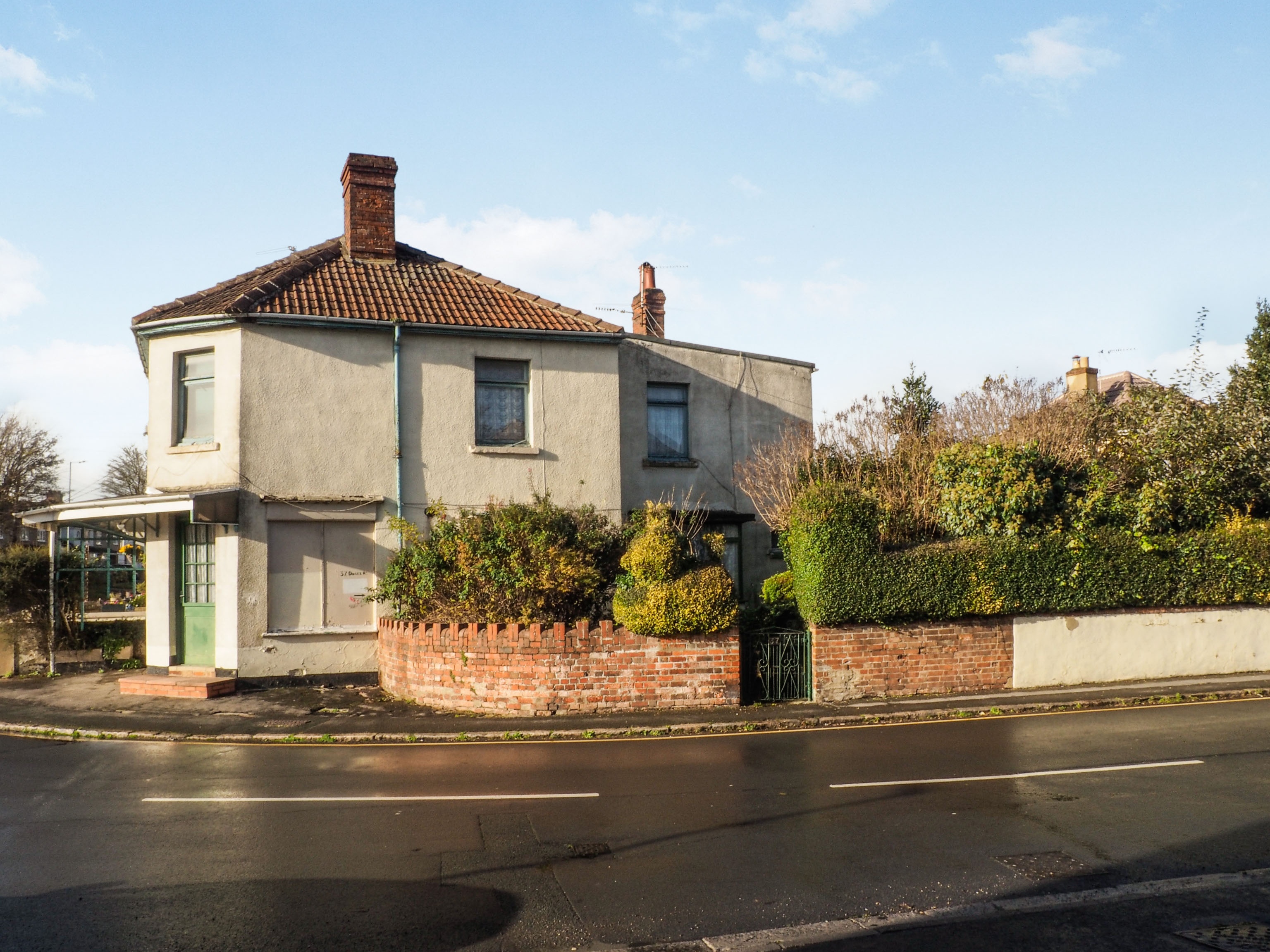 3 Bedroom End Of Terrace House For Sale In Dores Road Swindon SN2 7QU