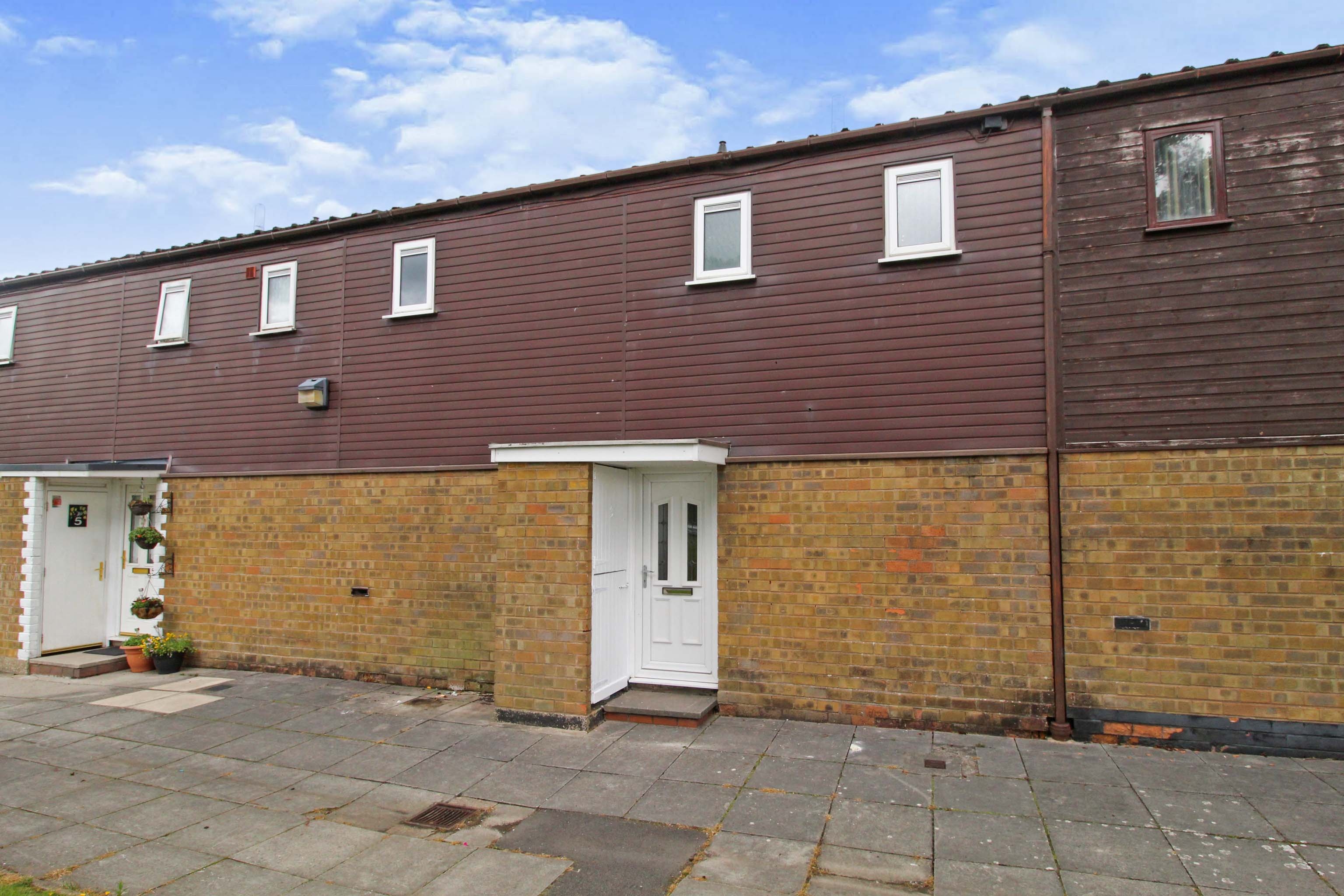 3 bedroom terraced house for sale in Ivydale, Skelmersdale, WN8 6RS