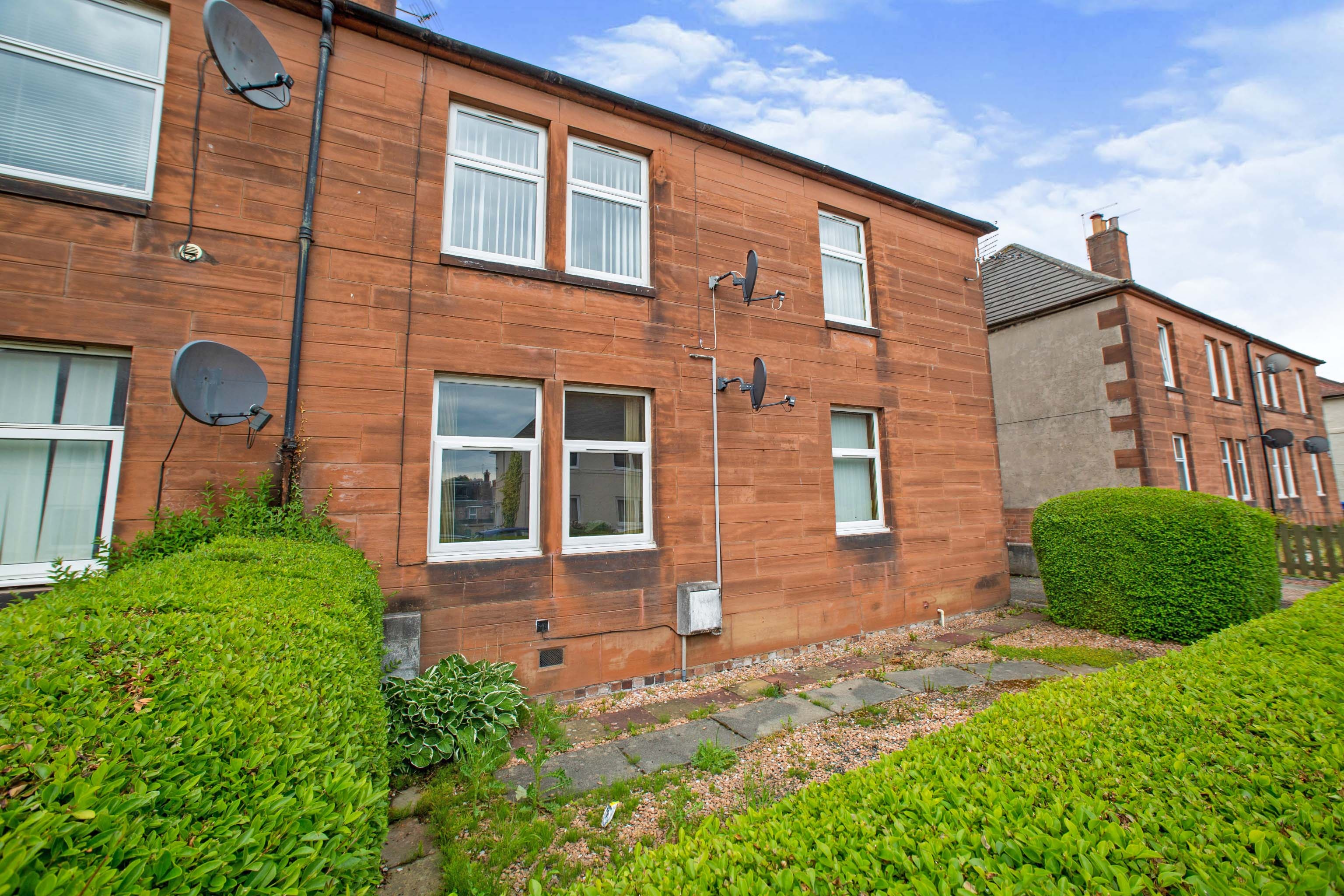2 bedroom flat for sale in Ashley Terrace, Alloa, FK10 2BB