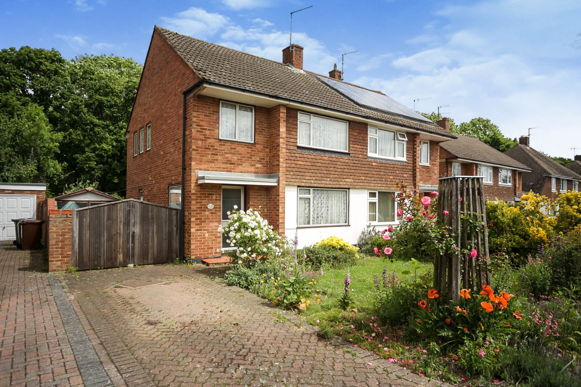 3 bedroom semidetached house for sale in Willow Lea, Tonbridge, TN10 3RF