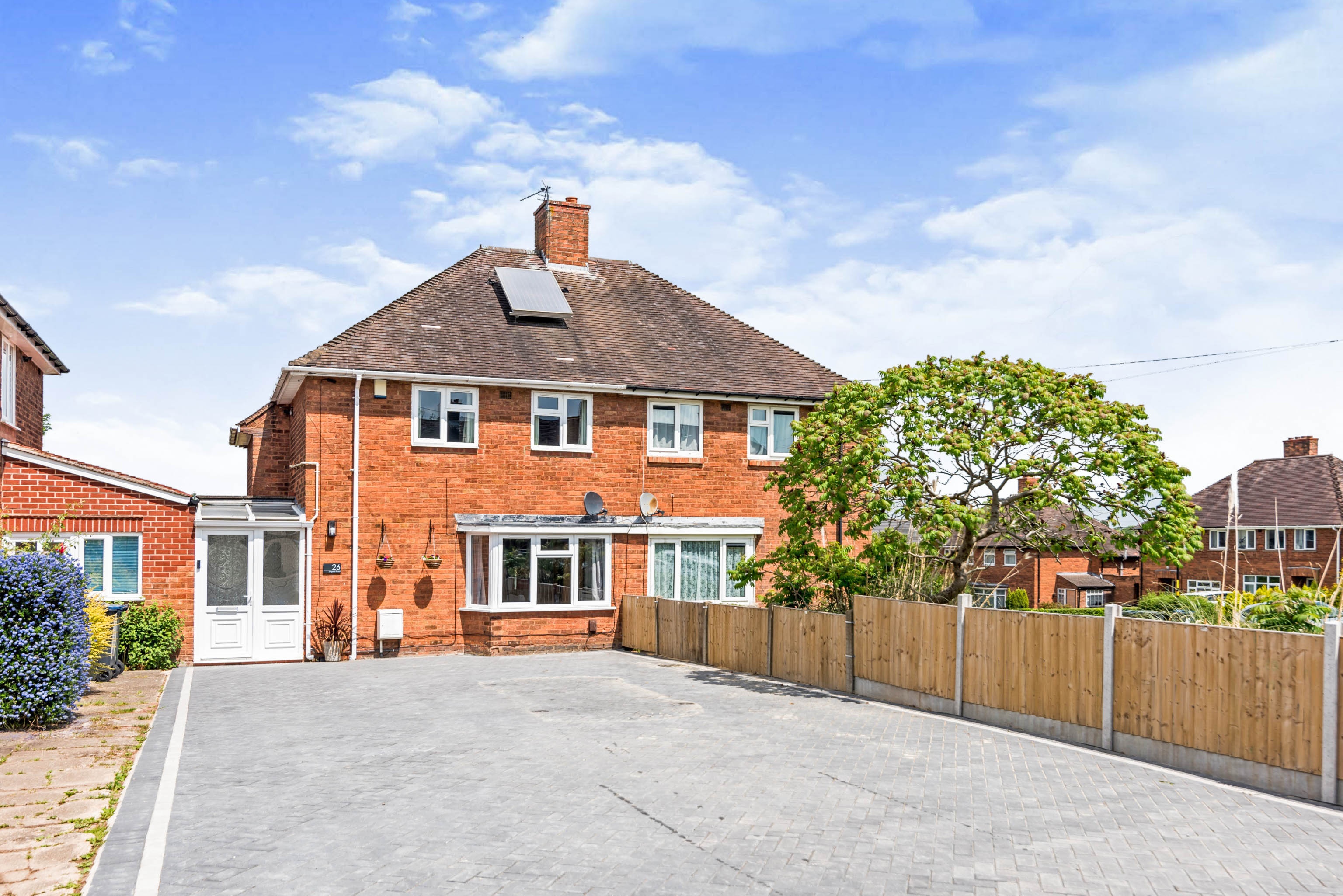 2 bedroom semidetached house for sale in Lingard Road, Sutton