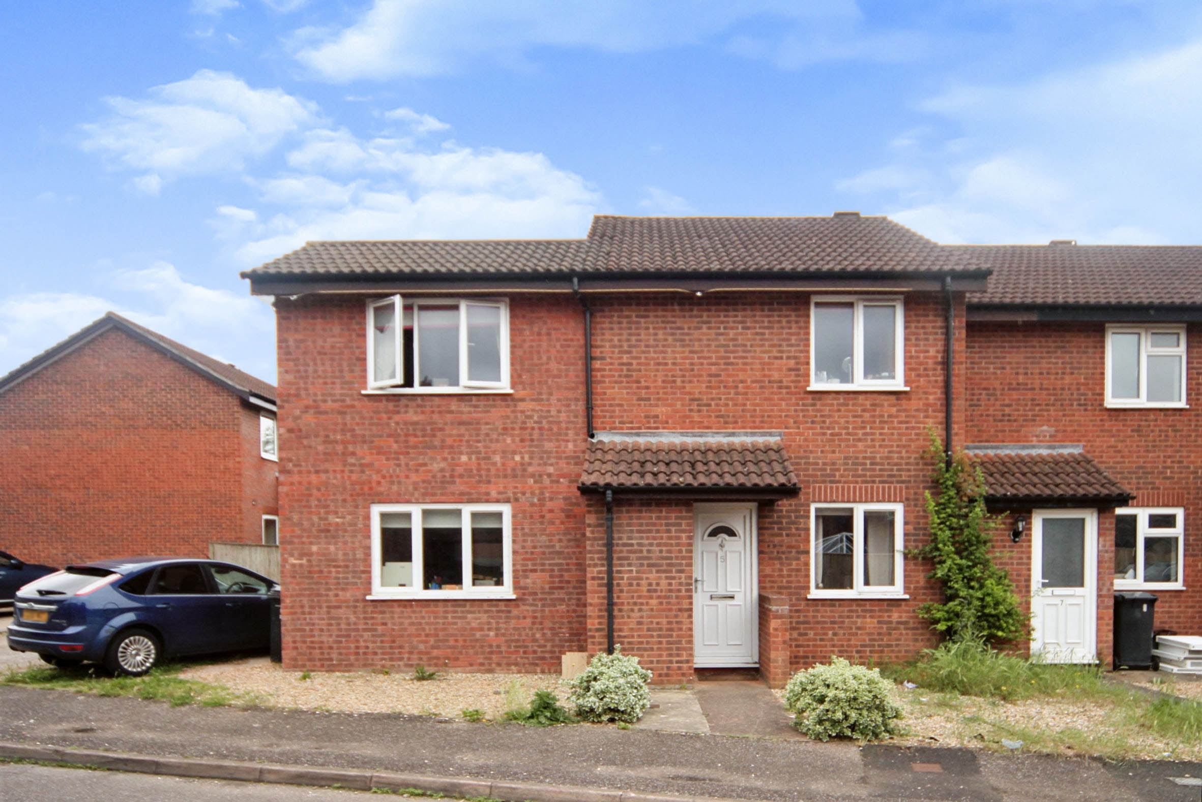 3 bedroom end of terrace house for sale in Clover Mead, Taunton, TA1 3XD
