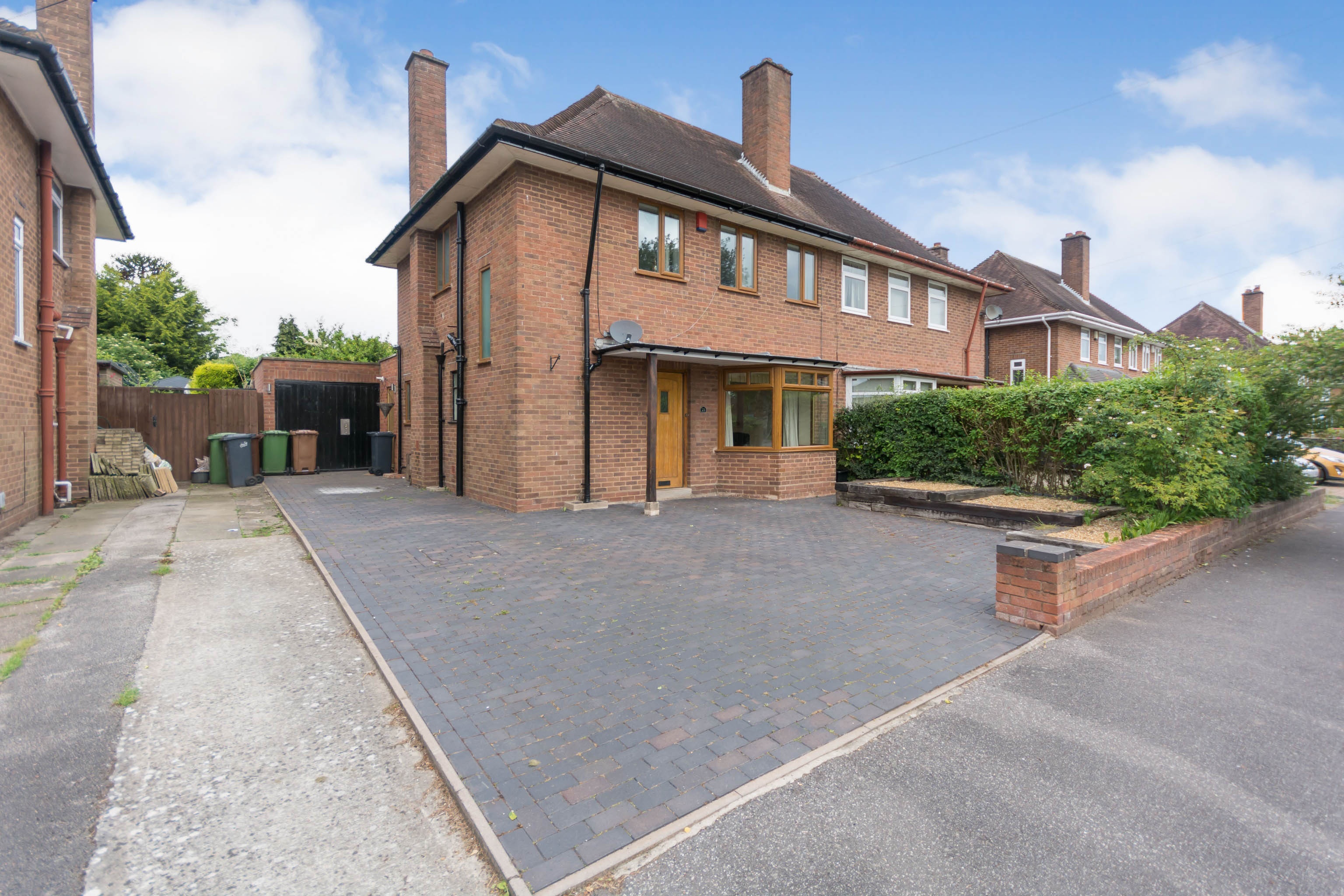 3 bedroom semidetached house for sale in Fallowfield Road, Solihull