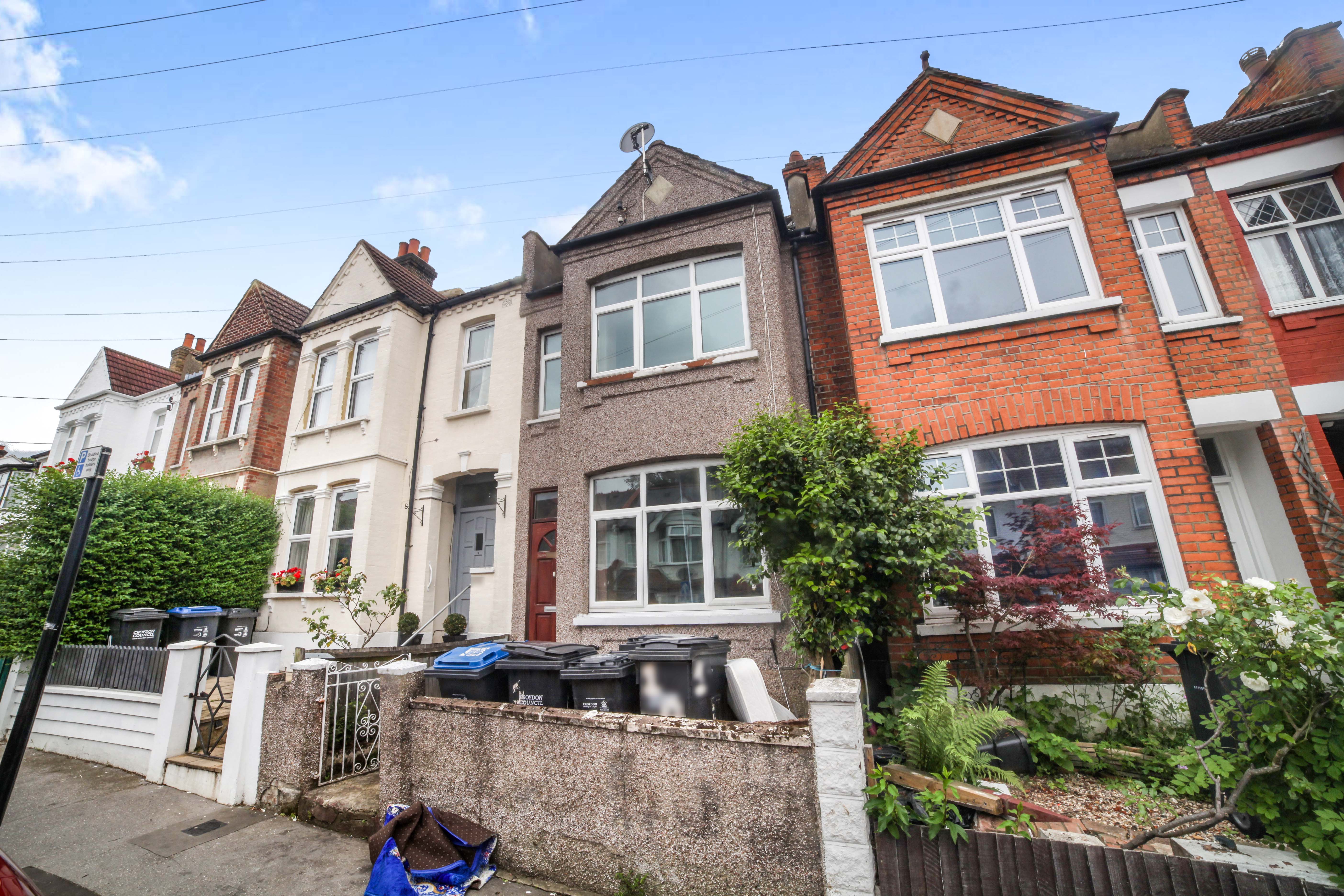 2 bedroom house in thornton heath