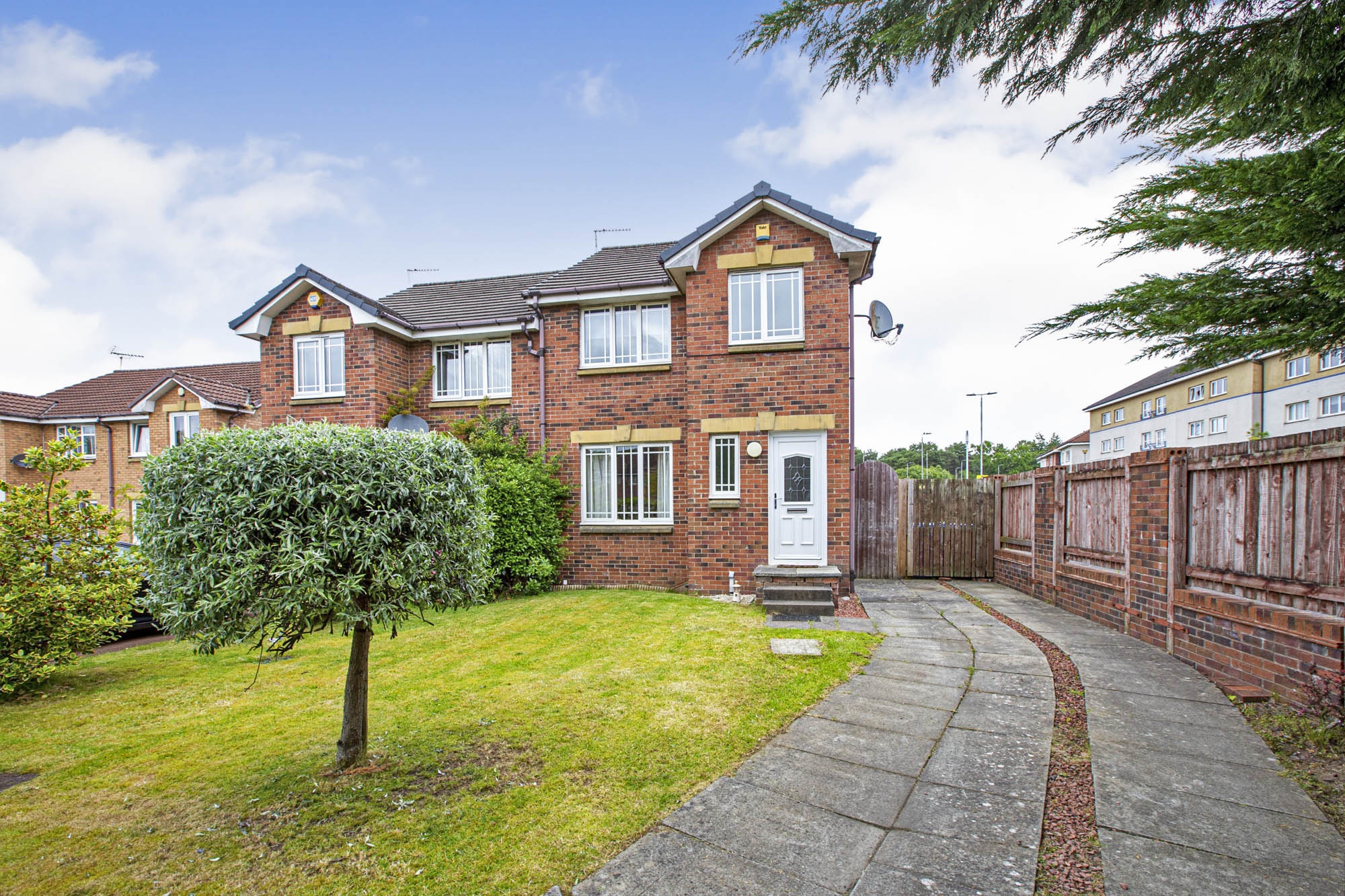 3 bedroom semidetached house for sale in Whinhill Place, Glasgow, G53 5RH