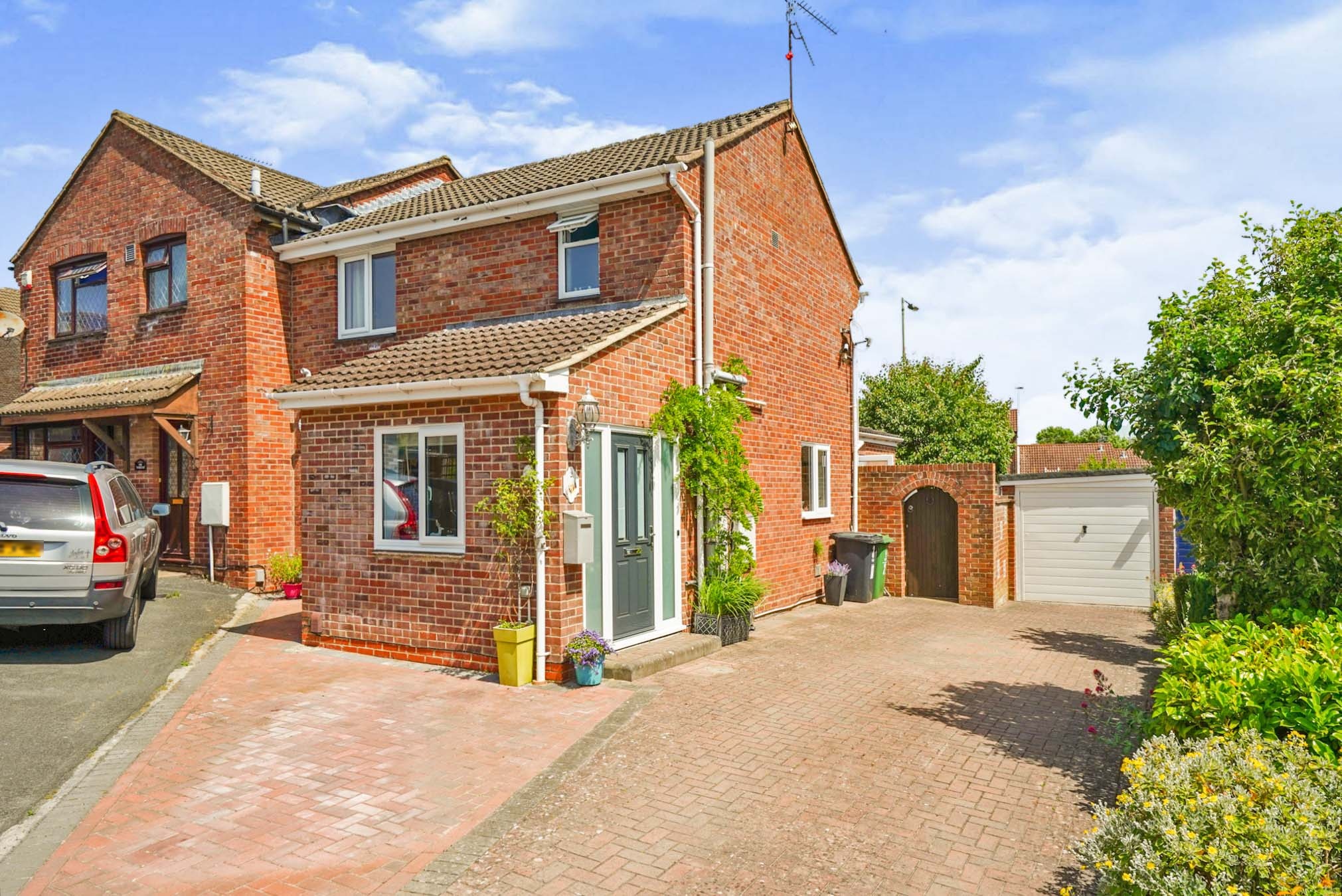 3 bedroom semidetached house for sale in Castlefield Close Eastleaze
