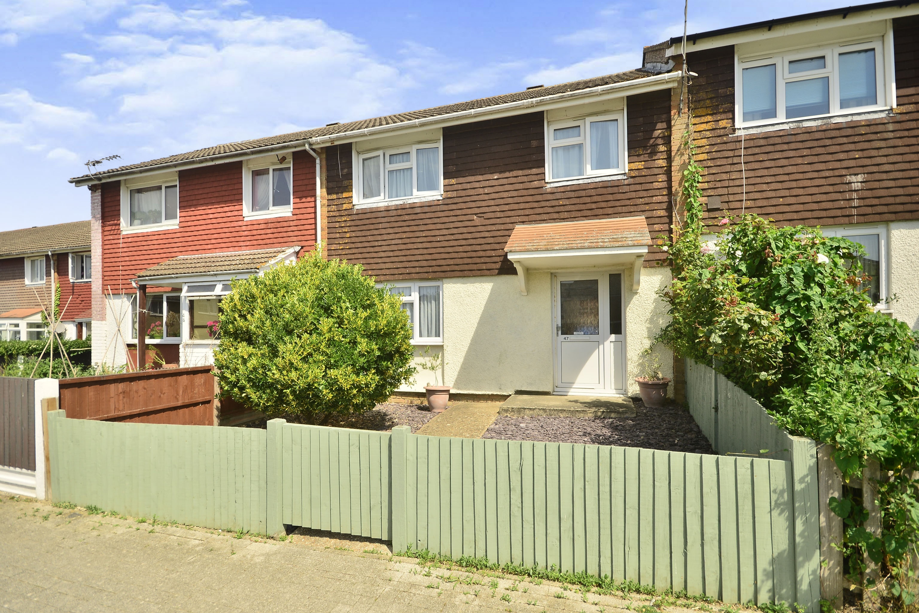 3 Bedroom End Of Terrace House For Sale In Lynsted Close, Ashford, TN23 5RZ