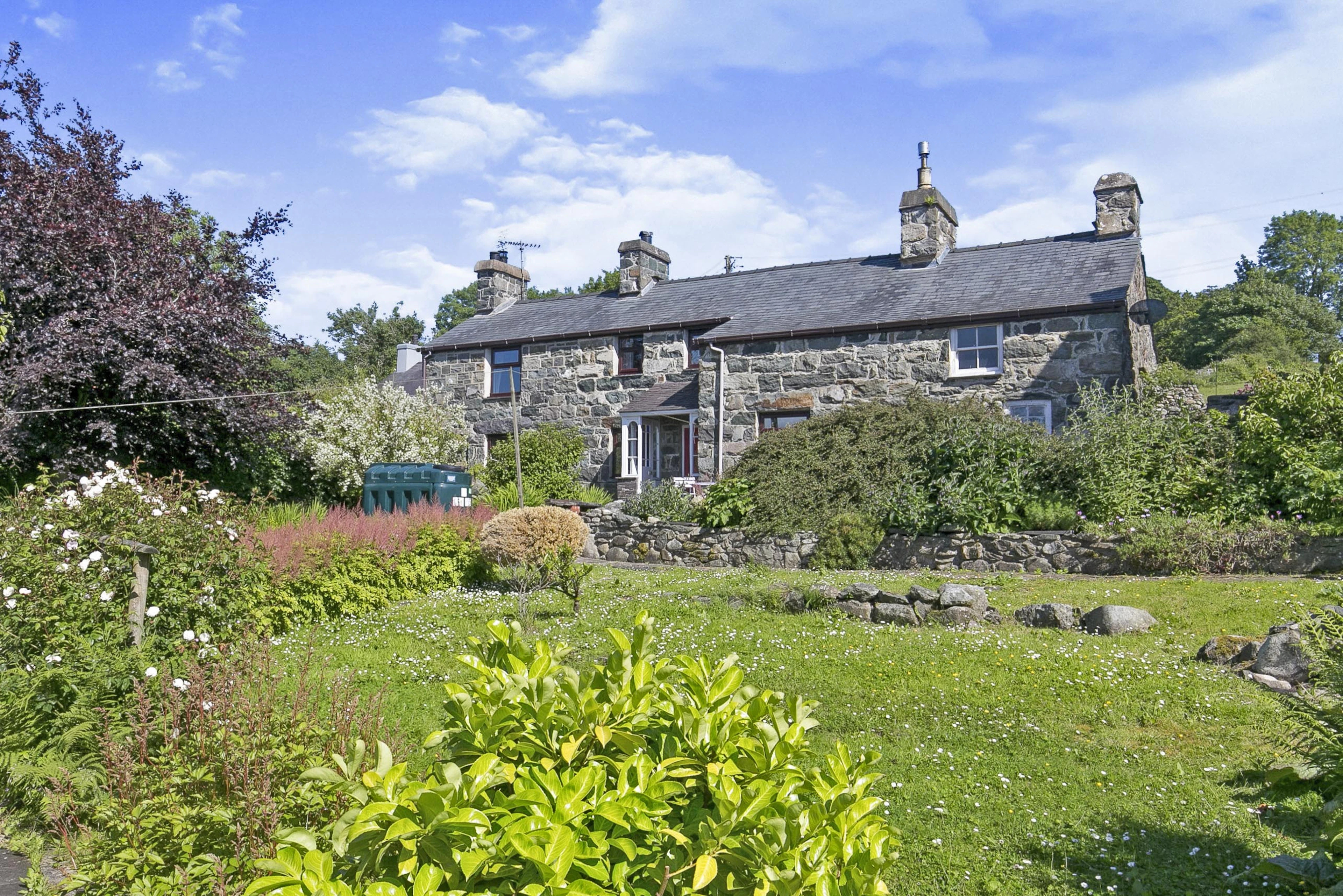 Rhostryfan, Caernarfon