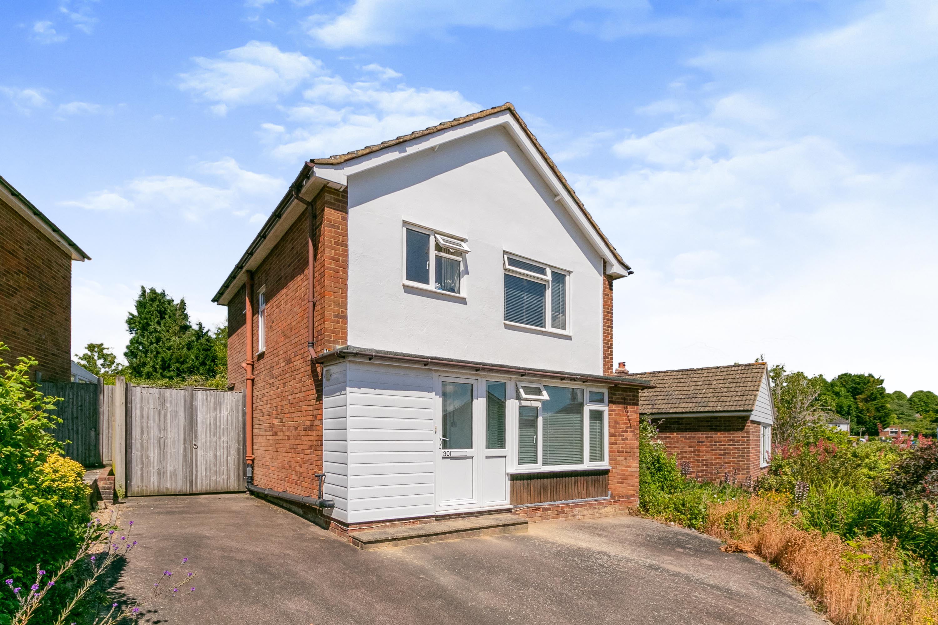 3 bedroom detached house for sale in Oatfield Drive, Cranbrook, TN17 3LA