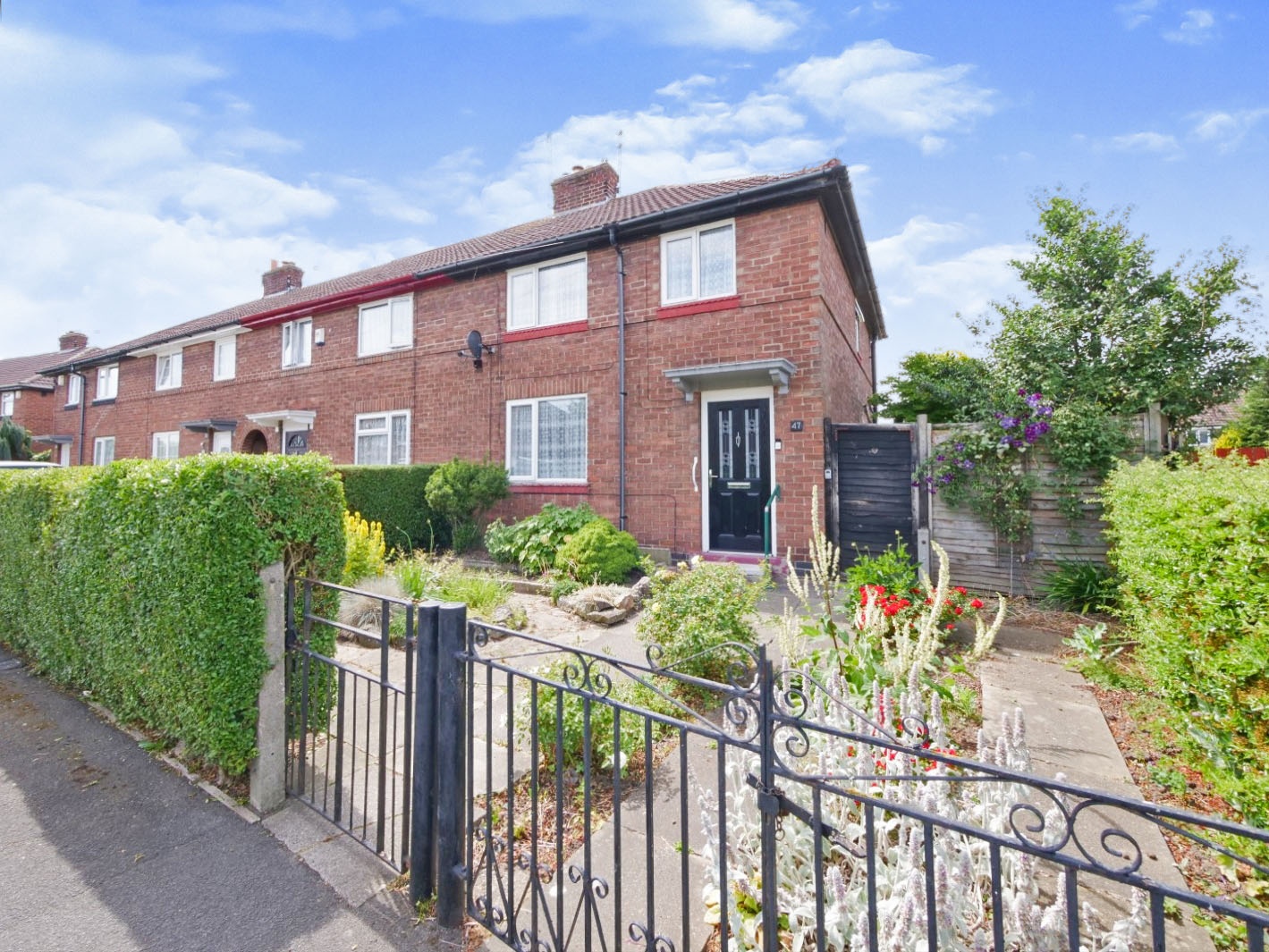 3 bedroom semidetached house for sale in St. Philips Grove, York, YO30 6JT
