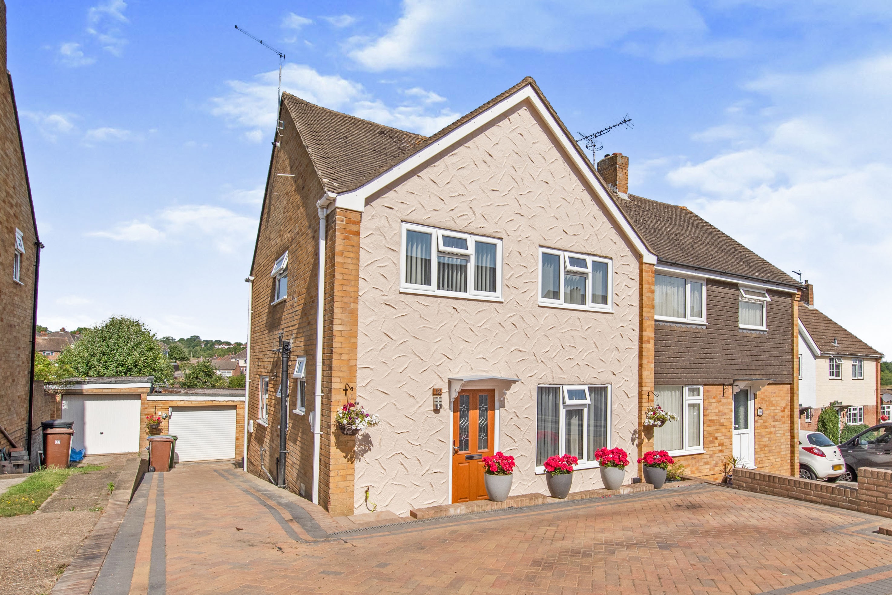 3 bedroom semidetached house for sale in Limetree Close, Chatham, ME5 0DR