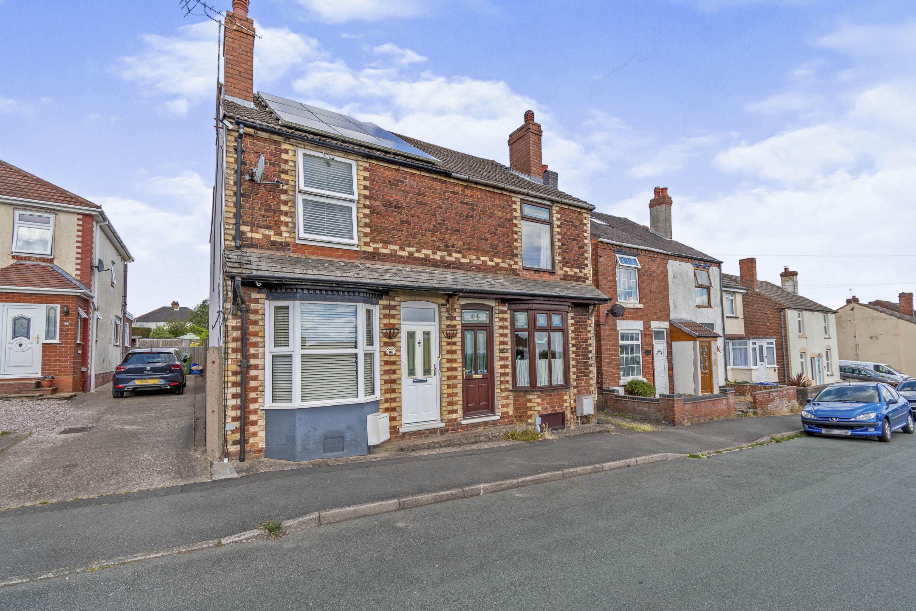 2 bedroom semidetached house for sale in Heath Street, Hednesford