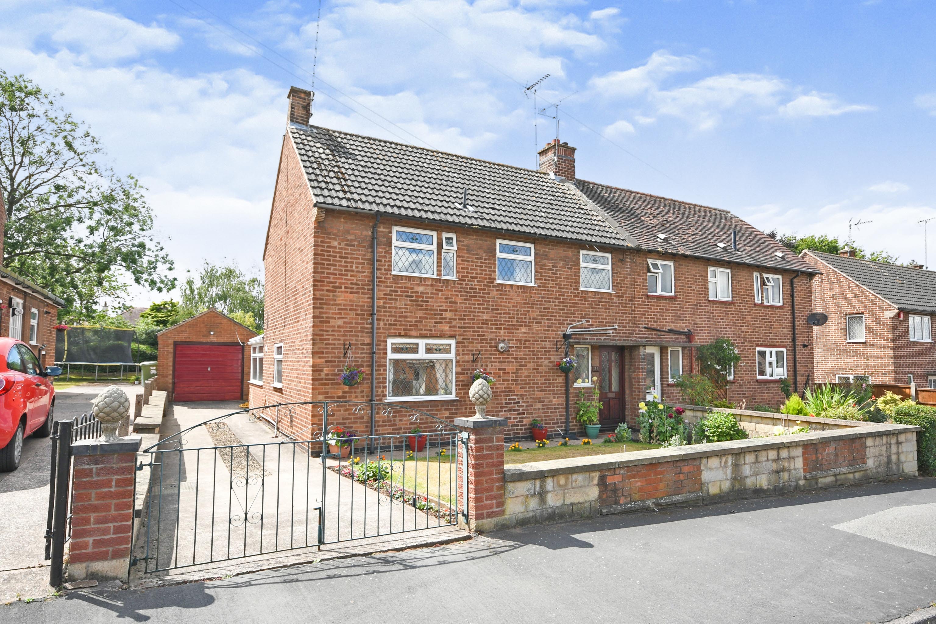 3 bedroom semidetached house for sale in Abbey Road, Edwinstowe, NG21 9LQ