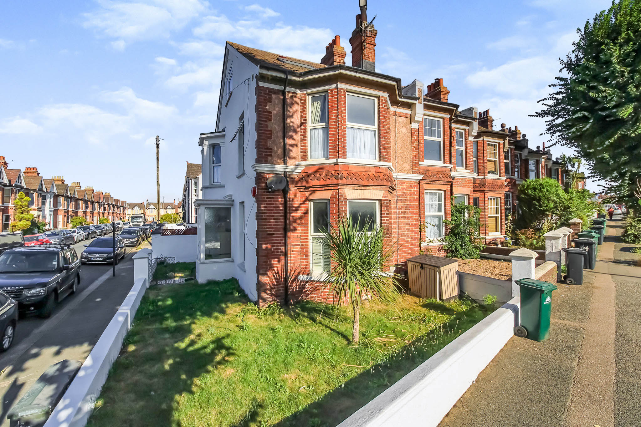 4 bedroom end of terrace house for sale in Sackville Road, Hove, BN3 7AG