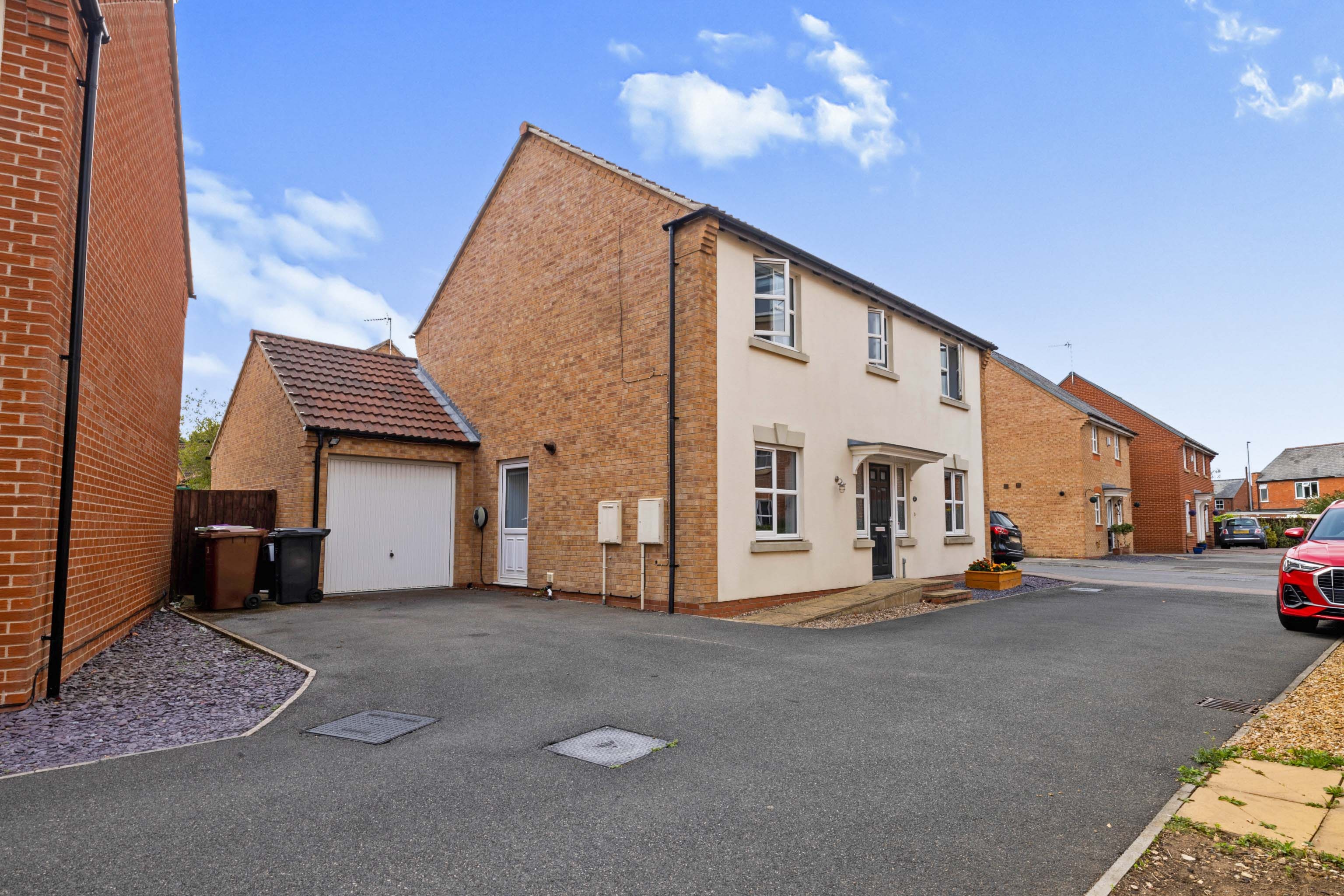 4 bedroom detached house for sale in Hadrians Walk, North Hykeham