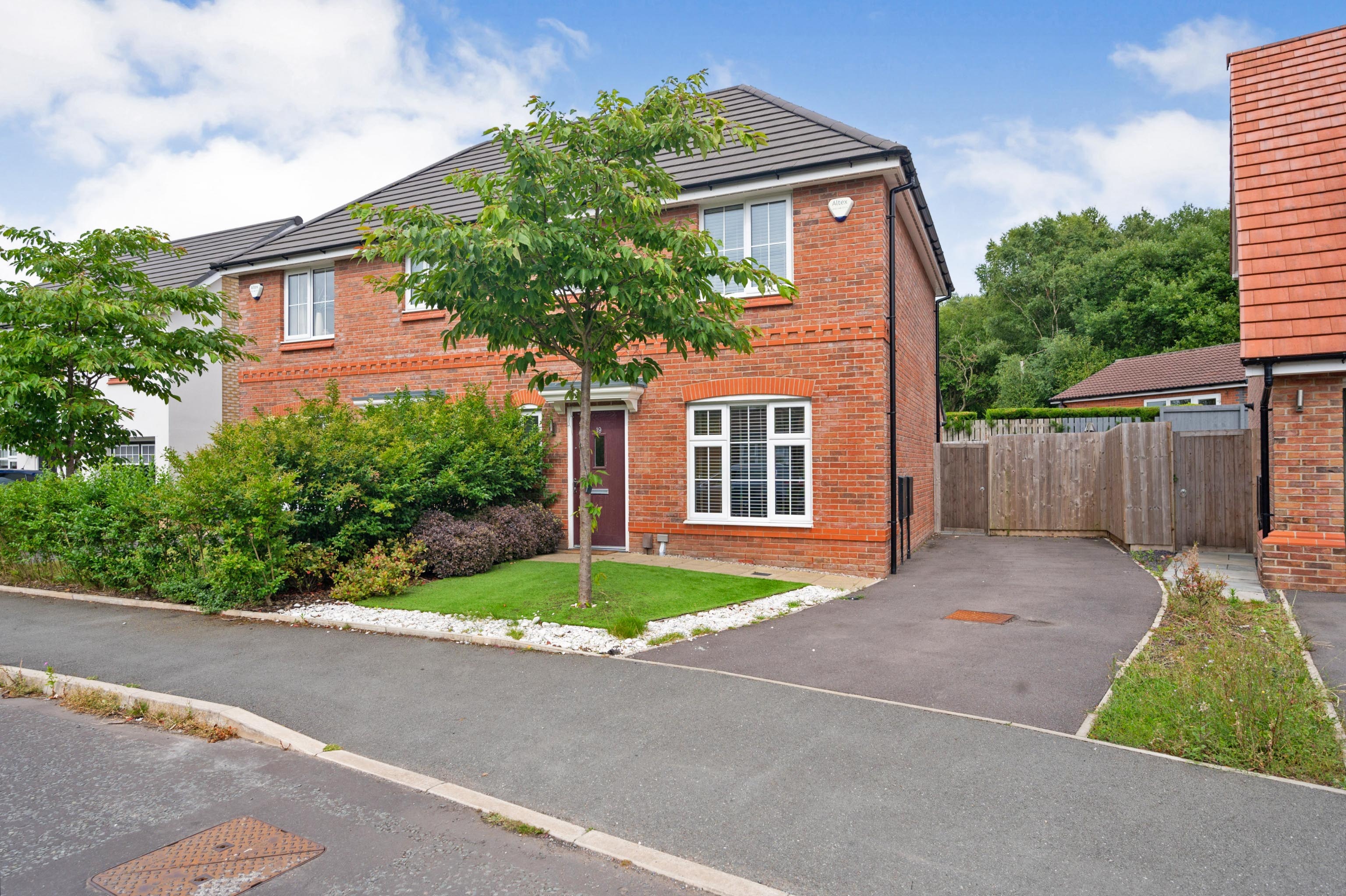 3 Bedroom Semi Detached House For Sale In Cherwell Avenue St Helens