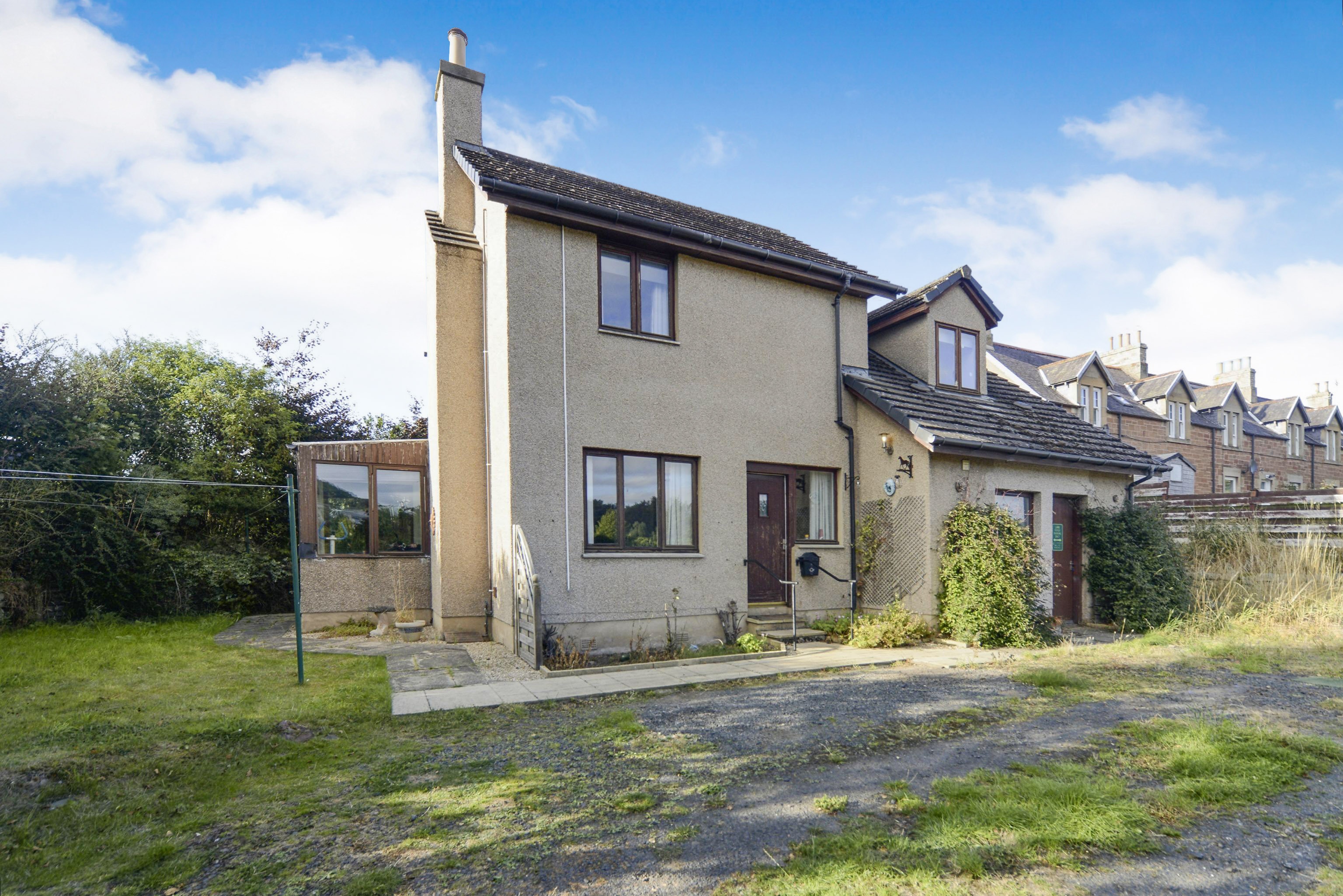 4 bedroom detached house for sale in East End, Earlston, TD4 6HY