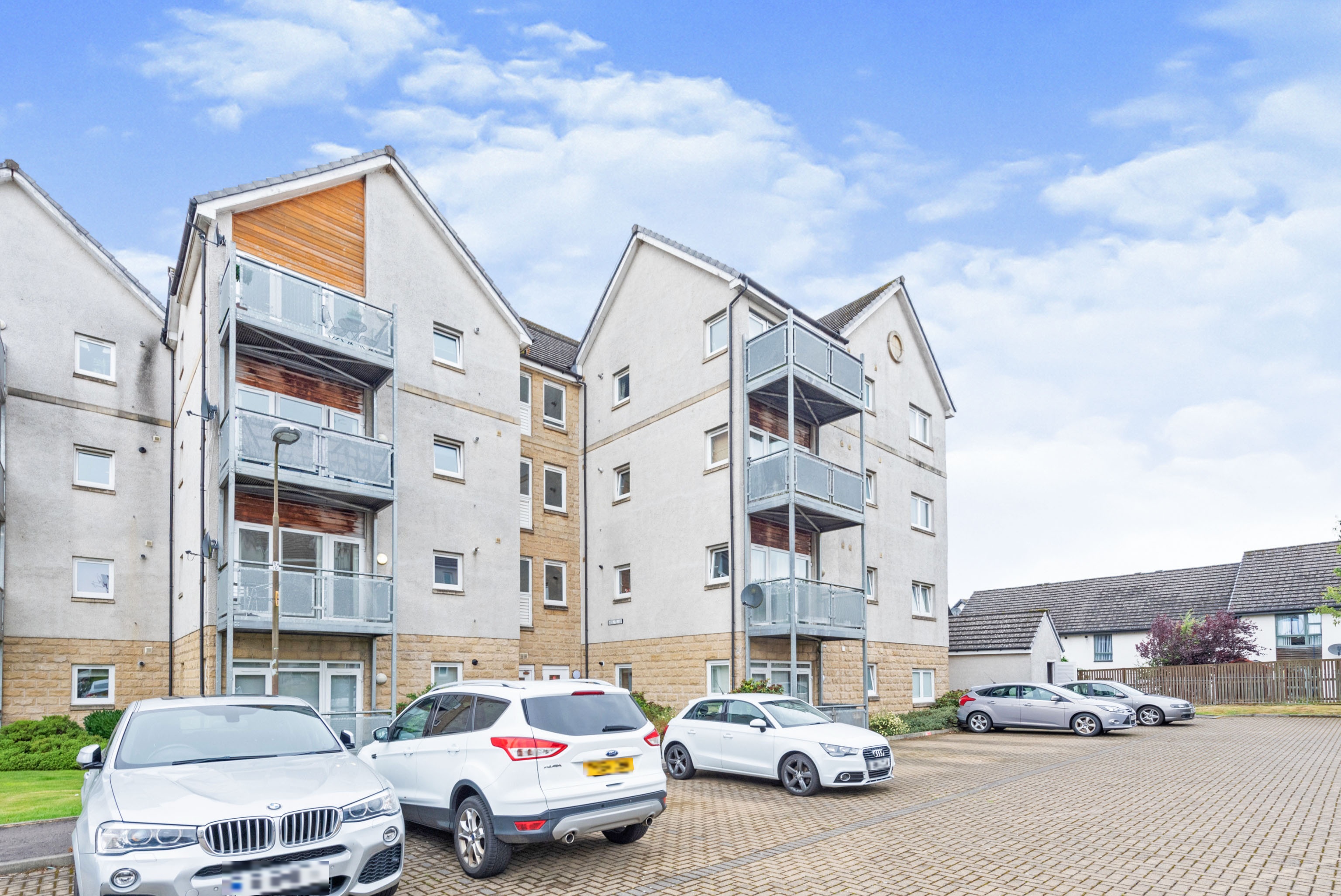 2 bedroom flat for sale in Hawk Brae, Livingston, EH54 6GF