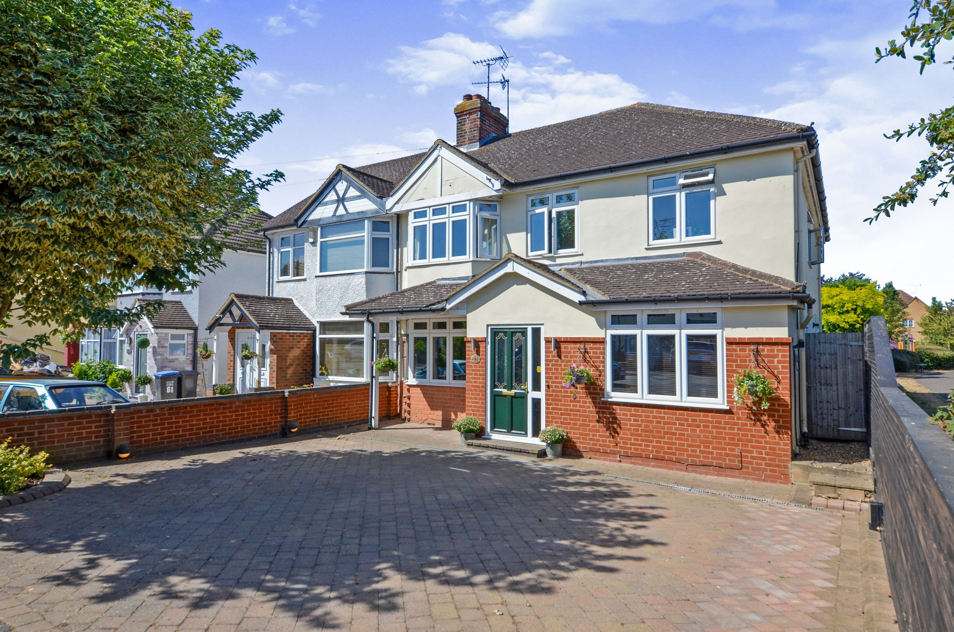 5 bedroom semidetached house for sale in Holme Road, Hatfield, AL10 9LG