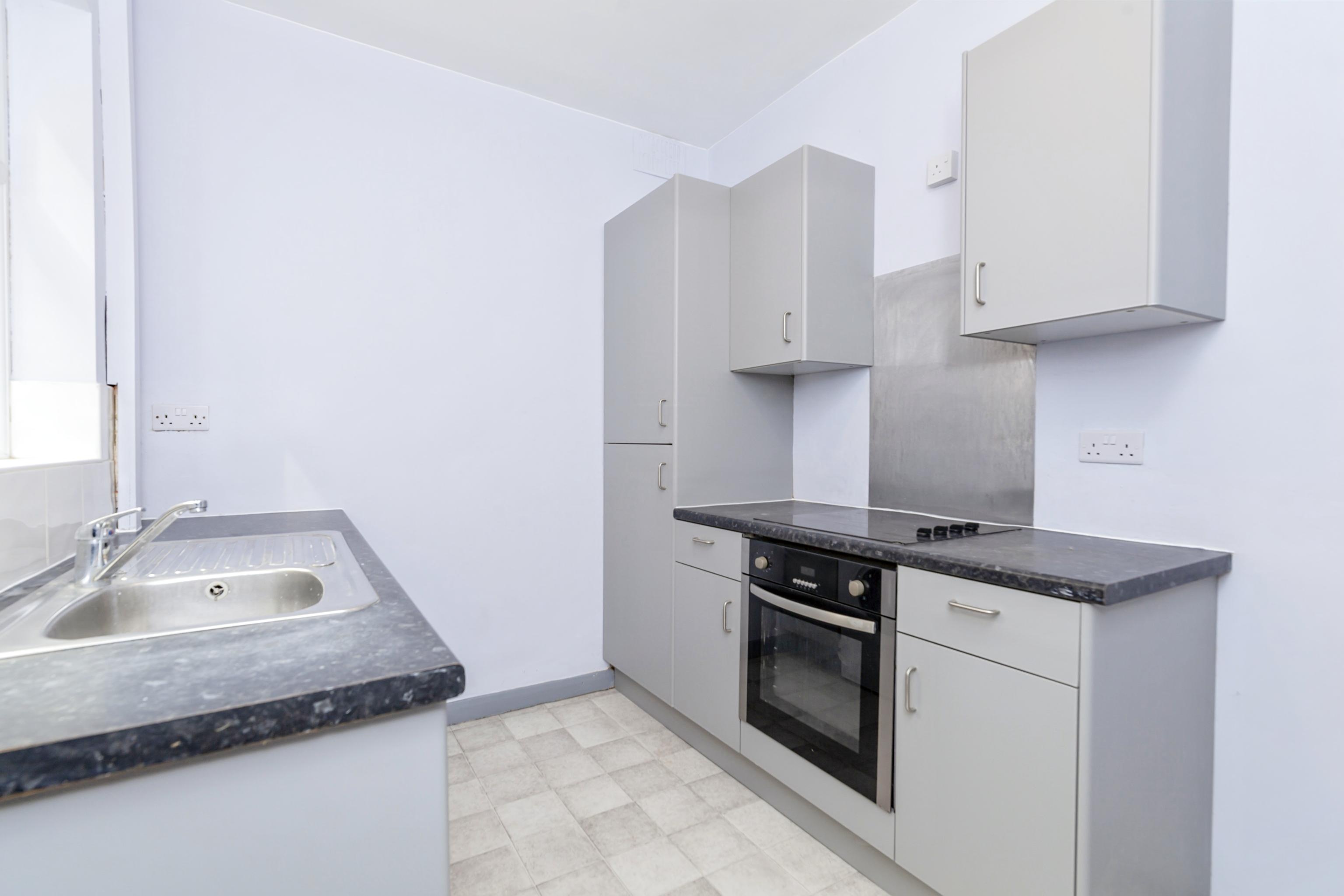 2 bedroom terraced house for sale in Alma Street, Newfoundpool
