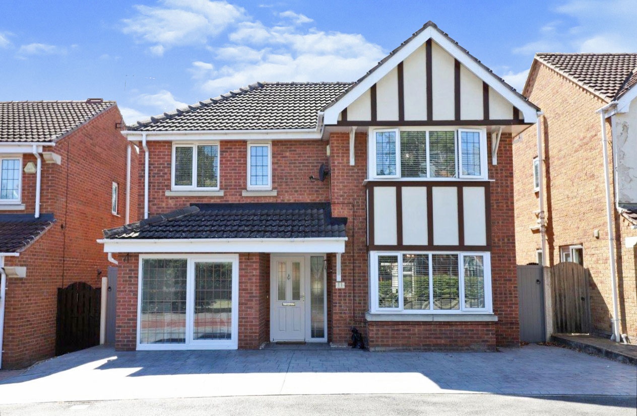 4 bedroom detached house for sale in Pickard Drive, Sheffield, S13 8EW