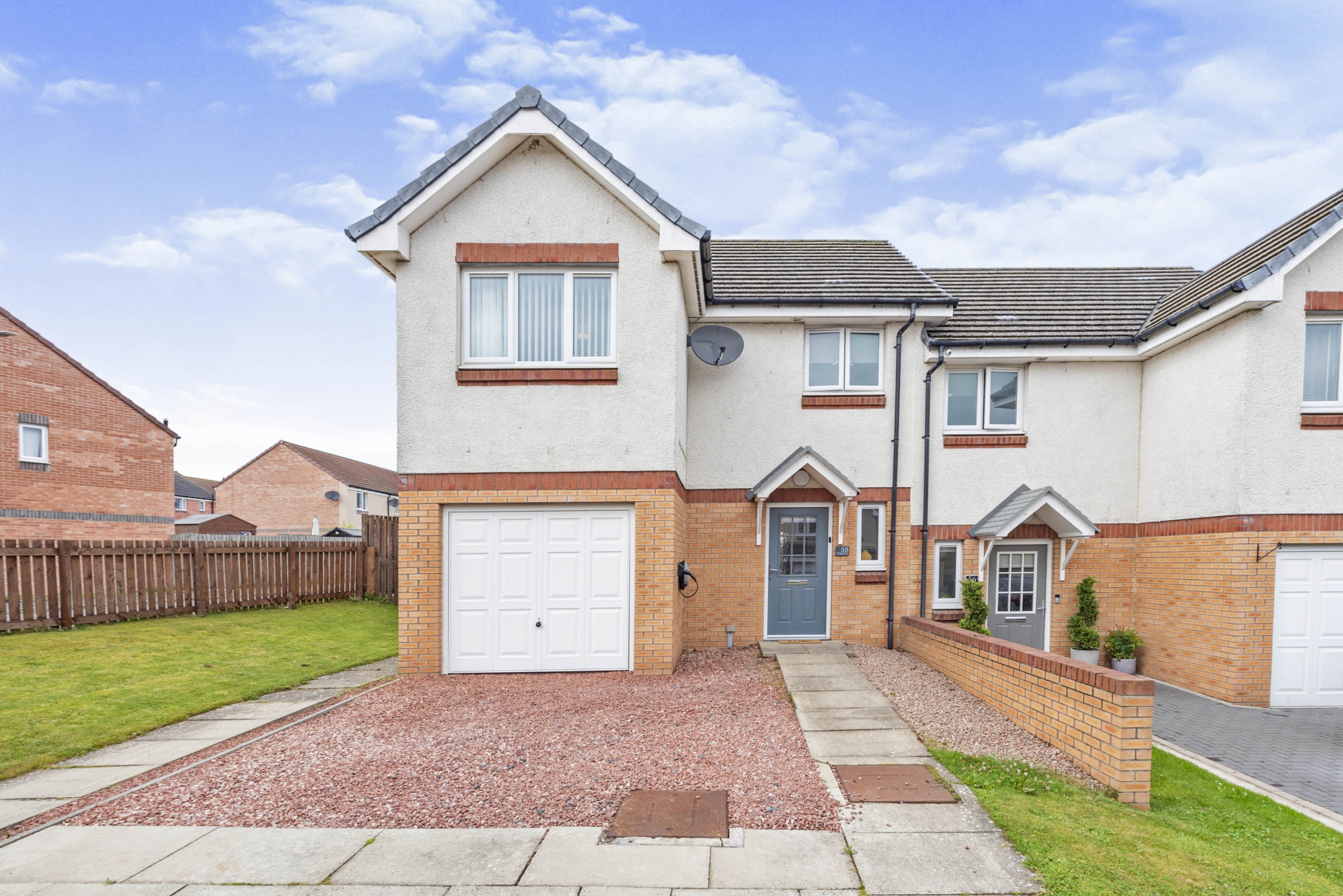 3 bedroom semidetached house for sale in Limepark Crescent, Kelty, KY4 0FH