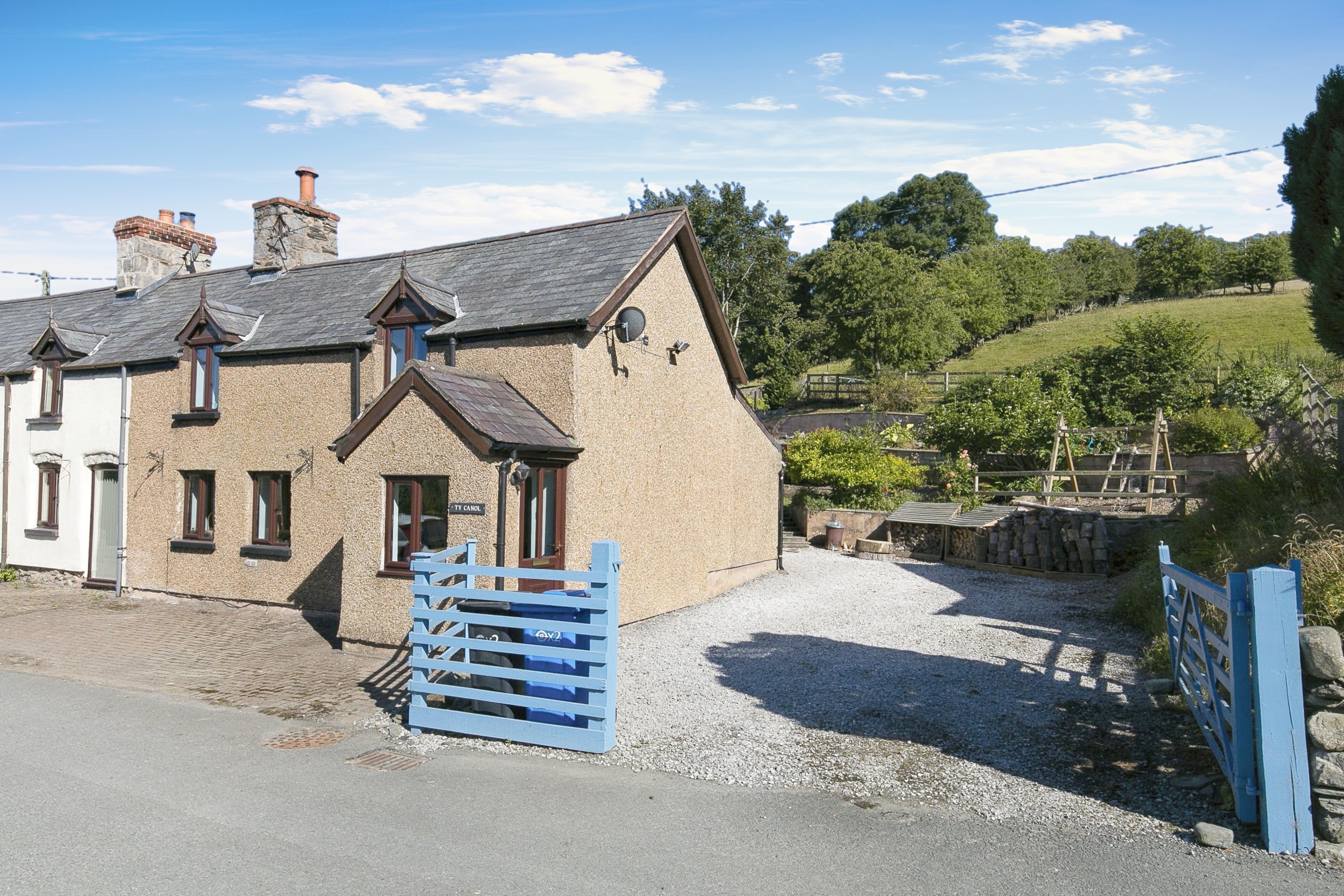 3 bedroom semidetached house for sale in Bryn Saith Marchog, Corwen