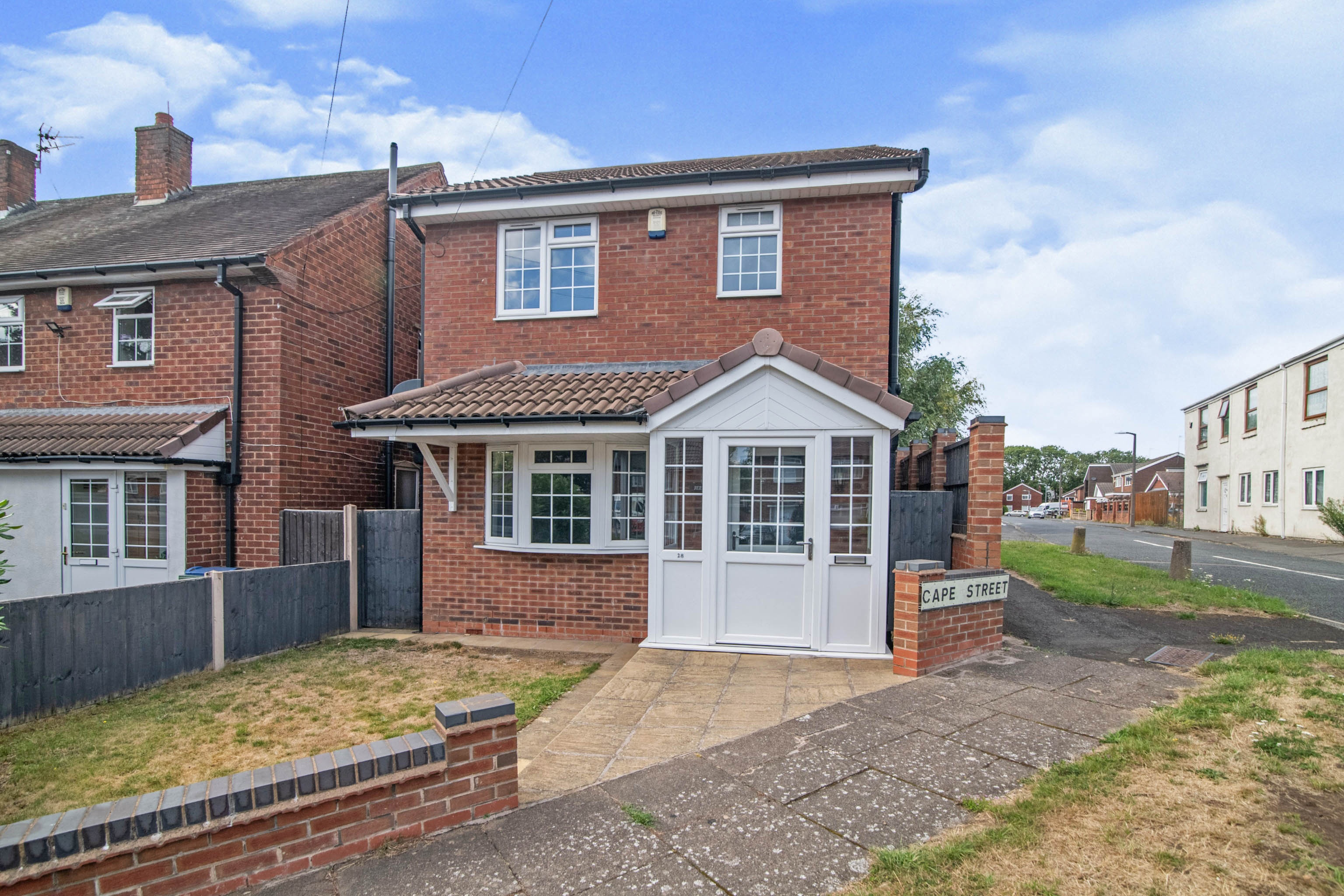 detached house for sale in Dunkirk Avenue, West Bromwich, B70 0ER