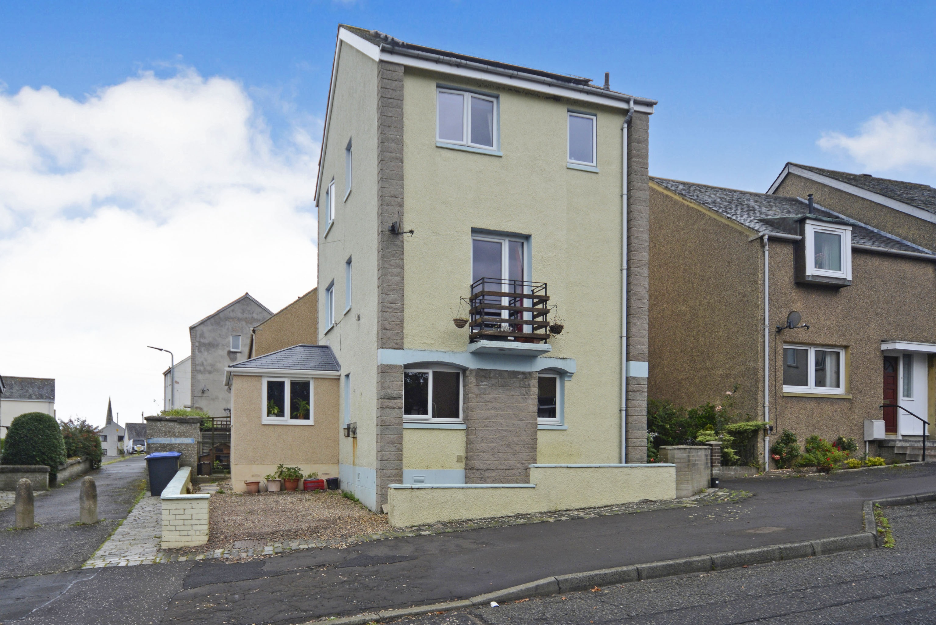 4 bedroom town house for sale in Kirk Wynd, Selkirk, TD7 4AW