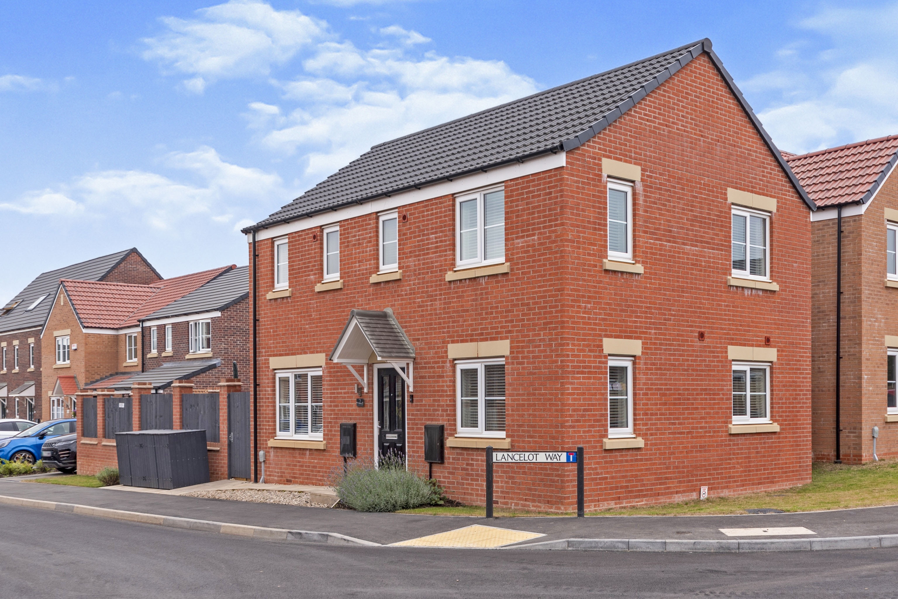 3 bedroom detached house for sale in Lancelot Way, Mansfield, NG19 6FJ