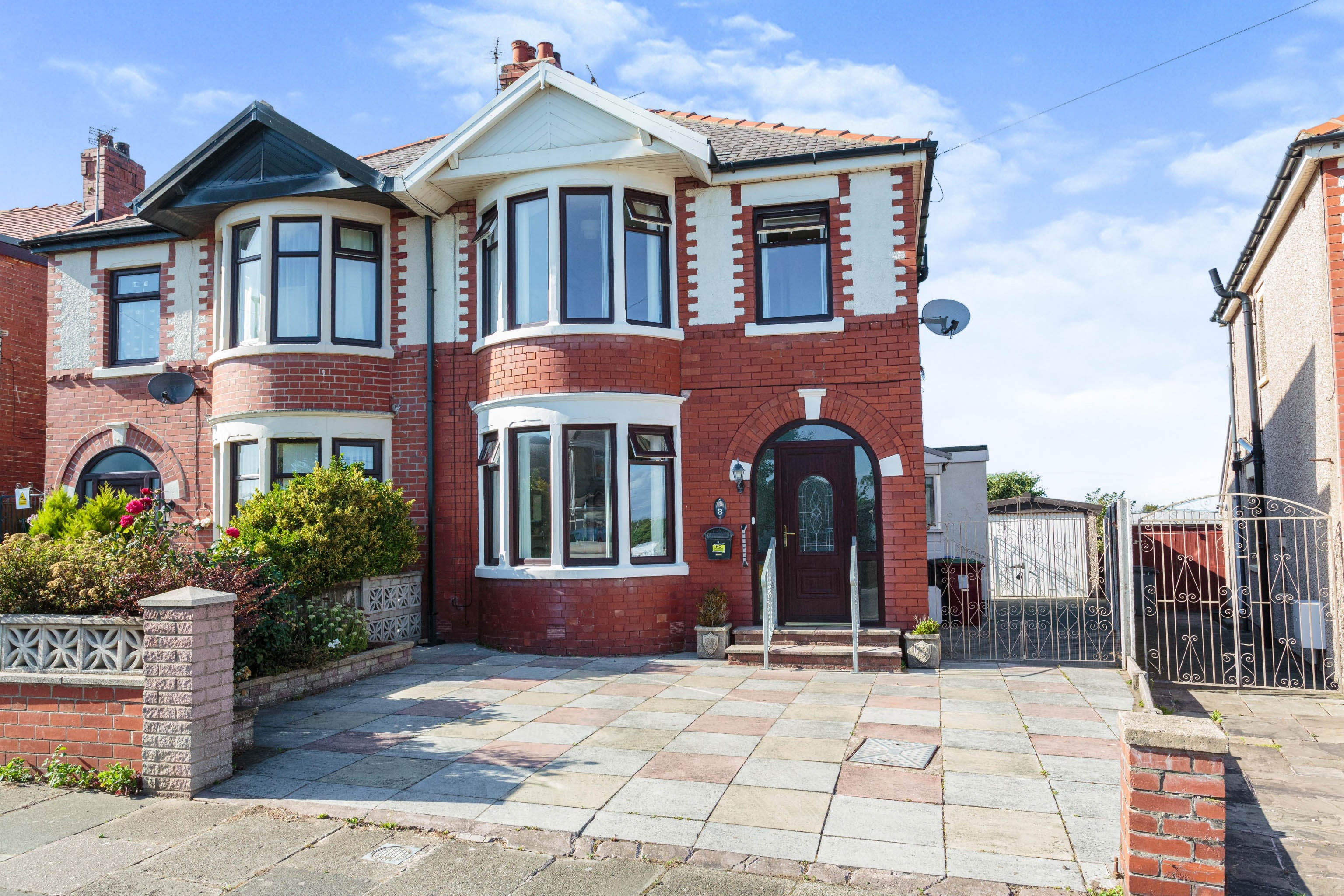 3 bedroom semidetached house for sale in Wilson Square, Thornton