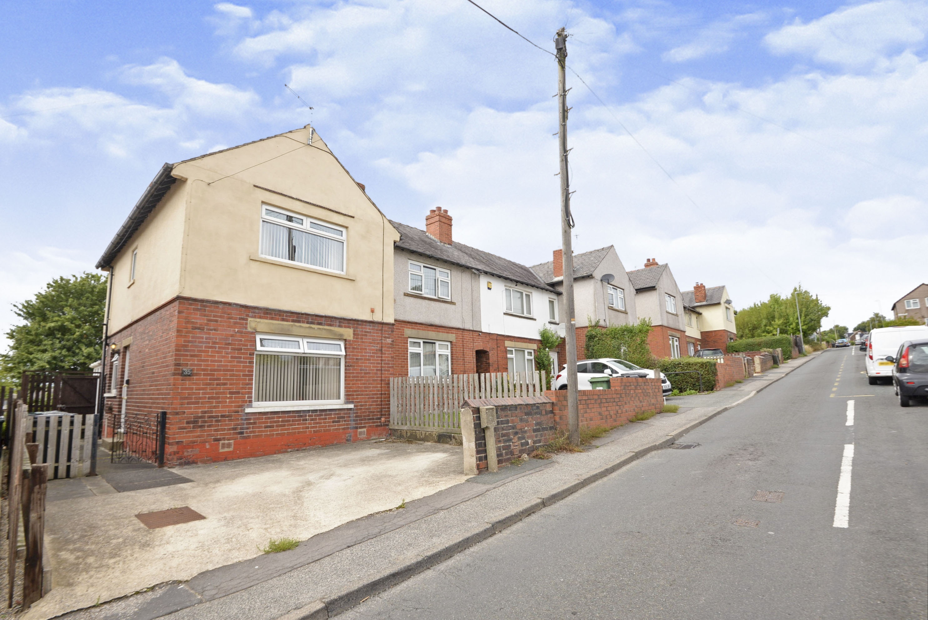 2 bedroom end of terrace house for sale in Moorside Road, Huddersfield