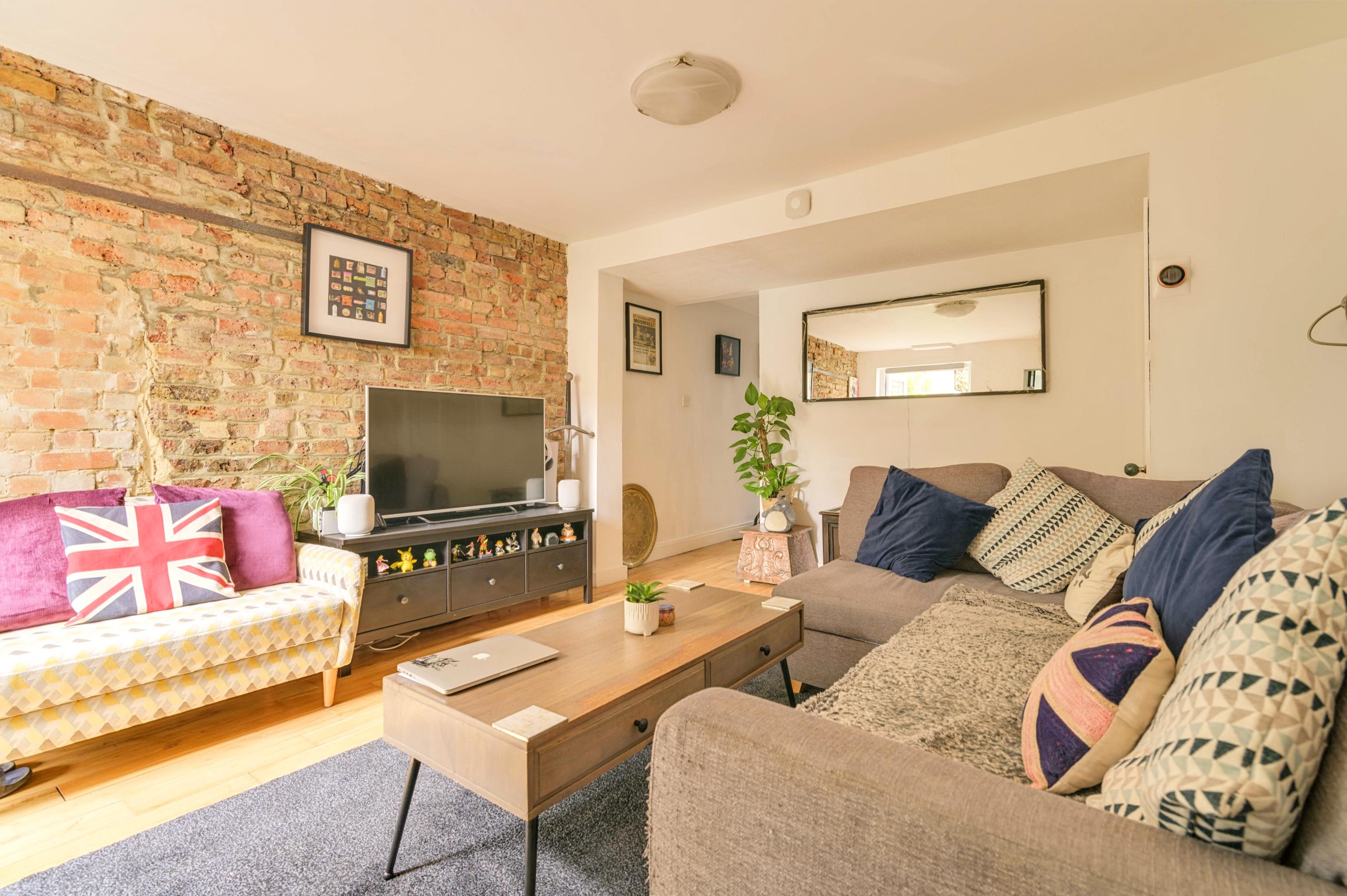 1 bedroom ground floor for sale in Oval Road, East Croydon