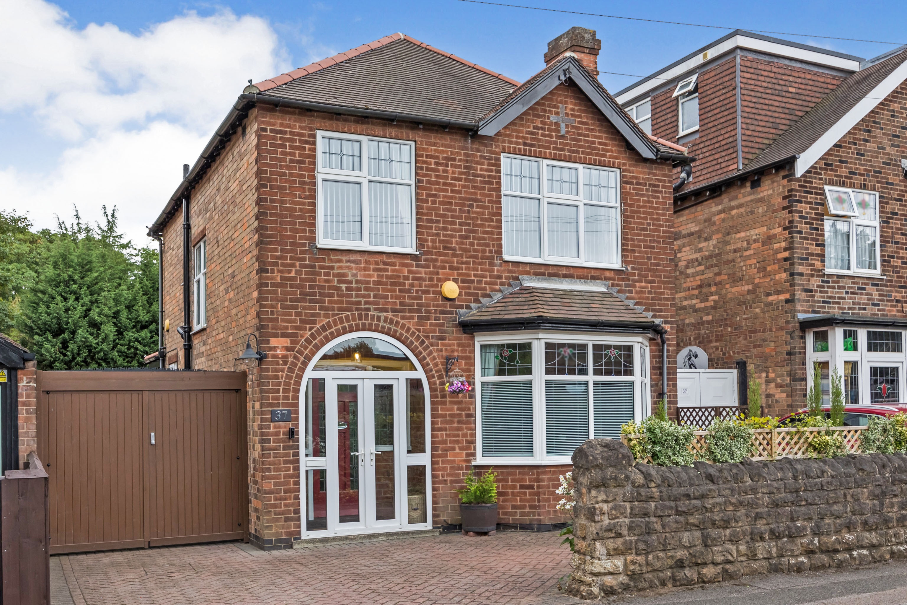 3 bedroom detached house for sale in Harrow Road, Wollaton, Nottingham