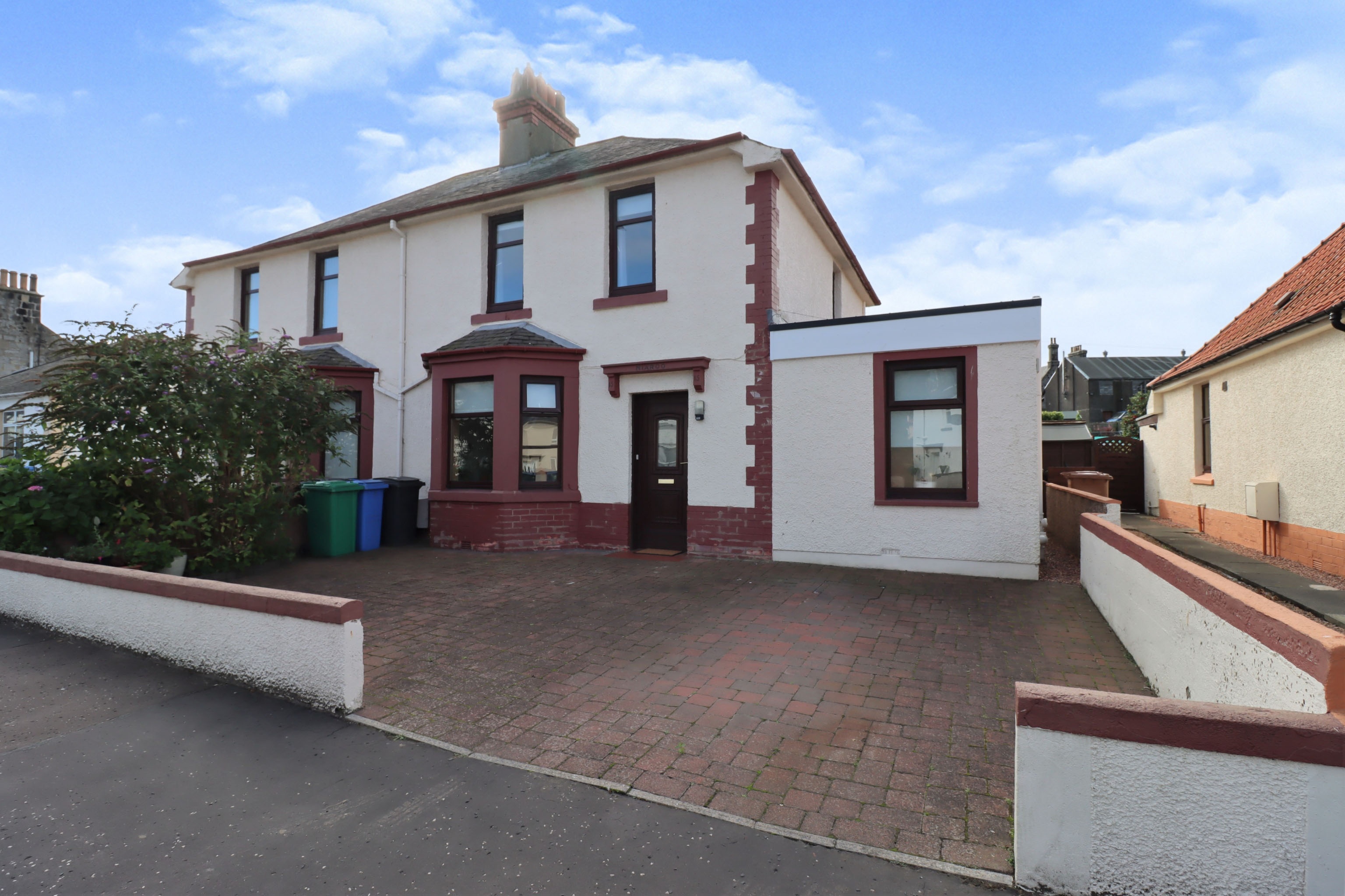 3 bedroom semidetached house for sale in Broomhill Avenue, Burntisland