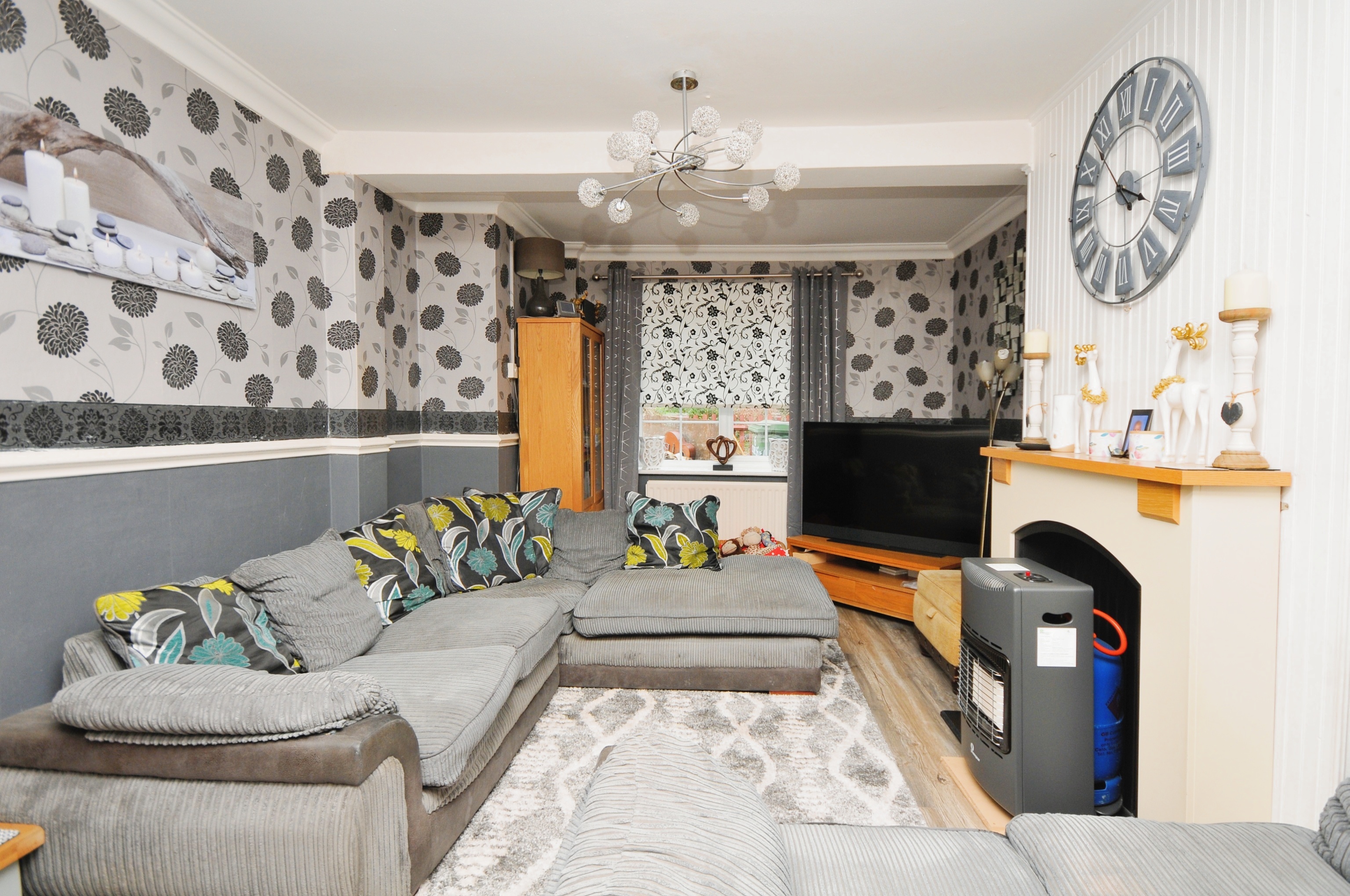 3 bedroom end of terrace house for sale in Chelsfield Lane, Orpington