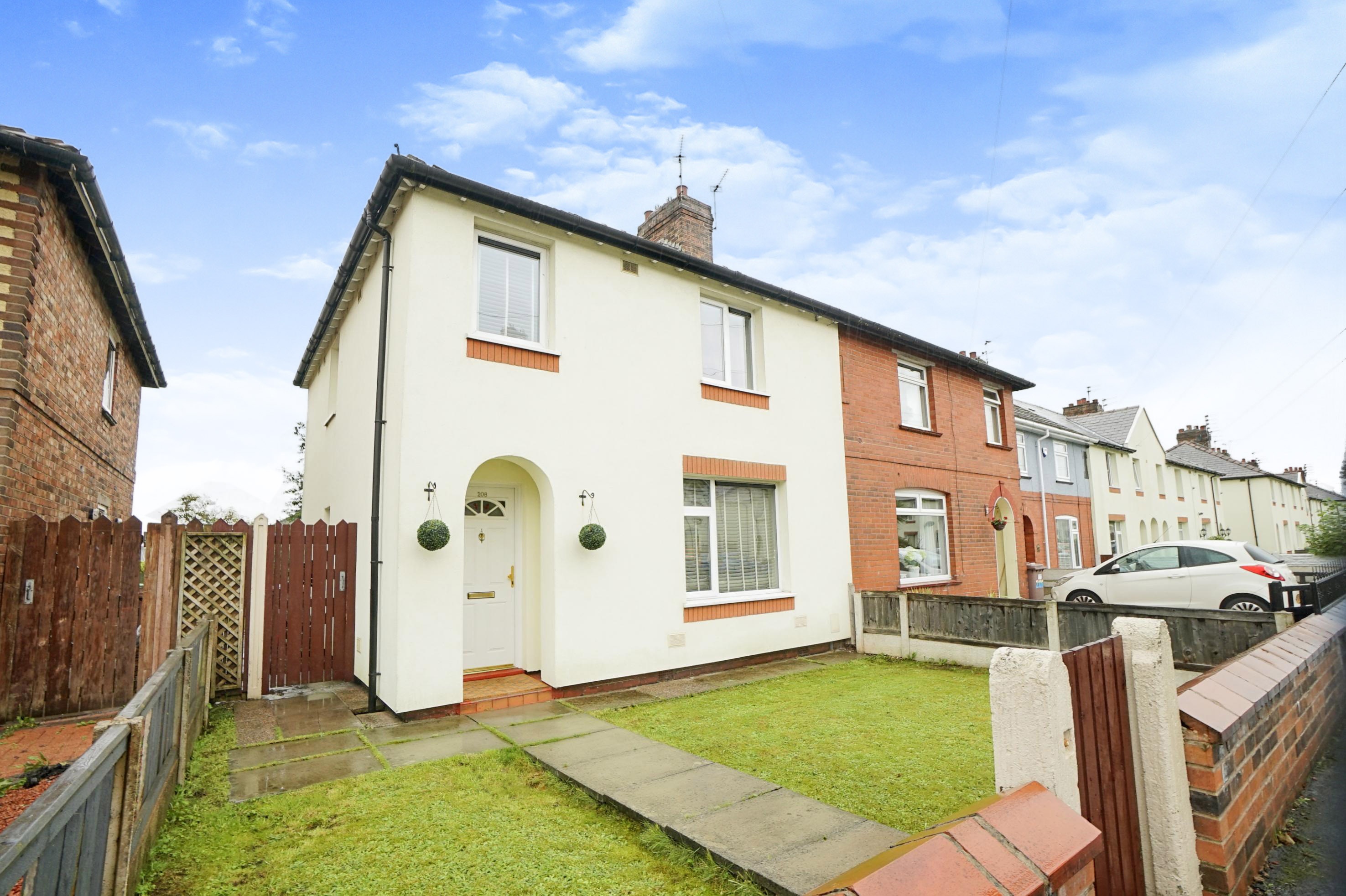 3 bedroom semidetached house for sale in Acorn Street, Newtonle