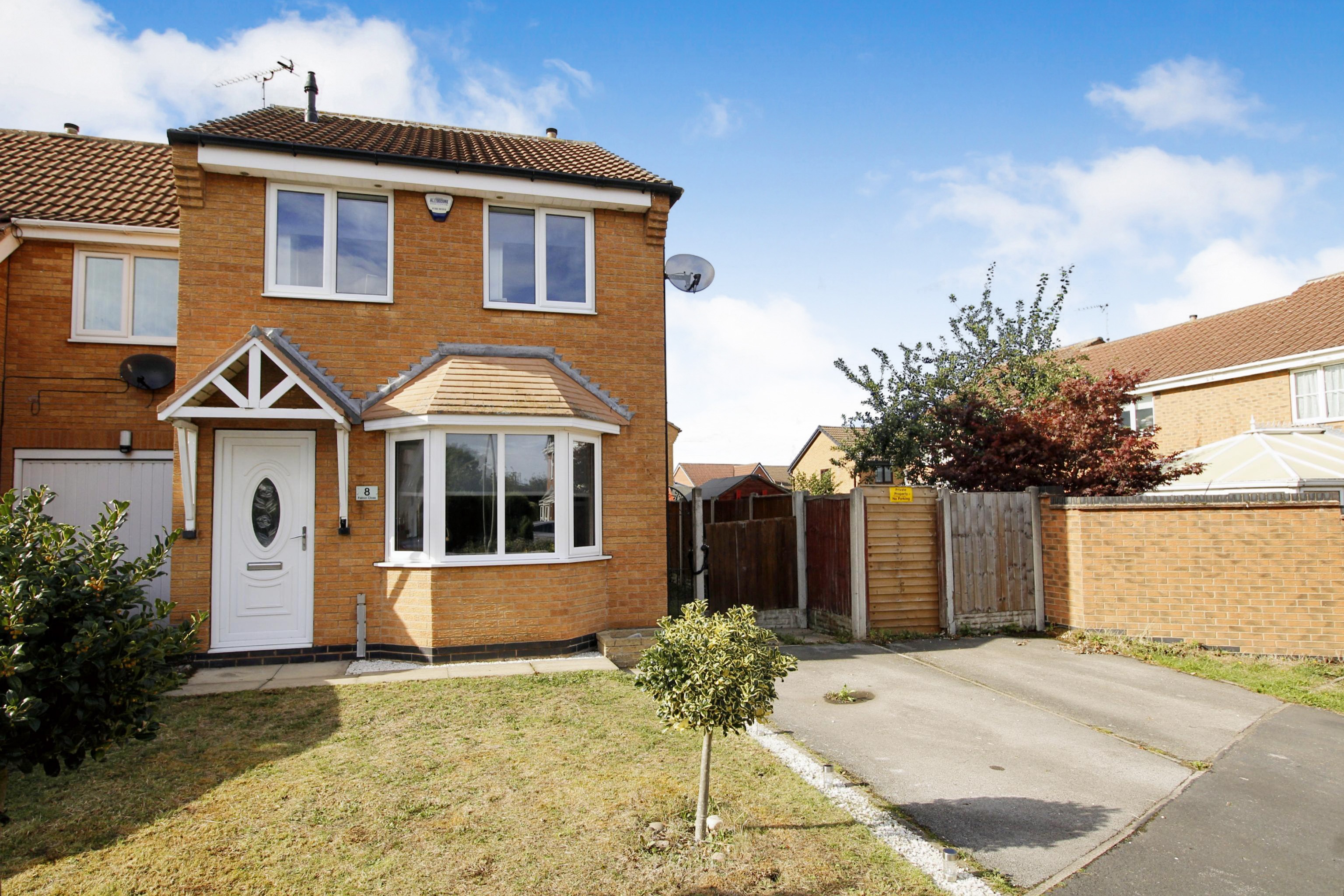 3 bedroom end of terrace house for sale in Falcon Close, AdwickLe