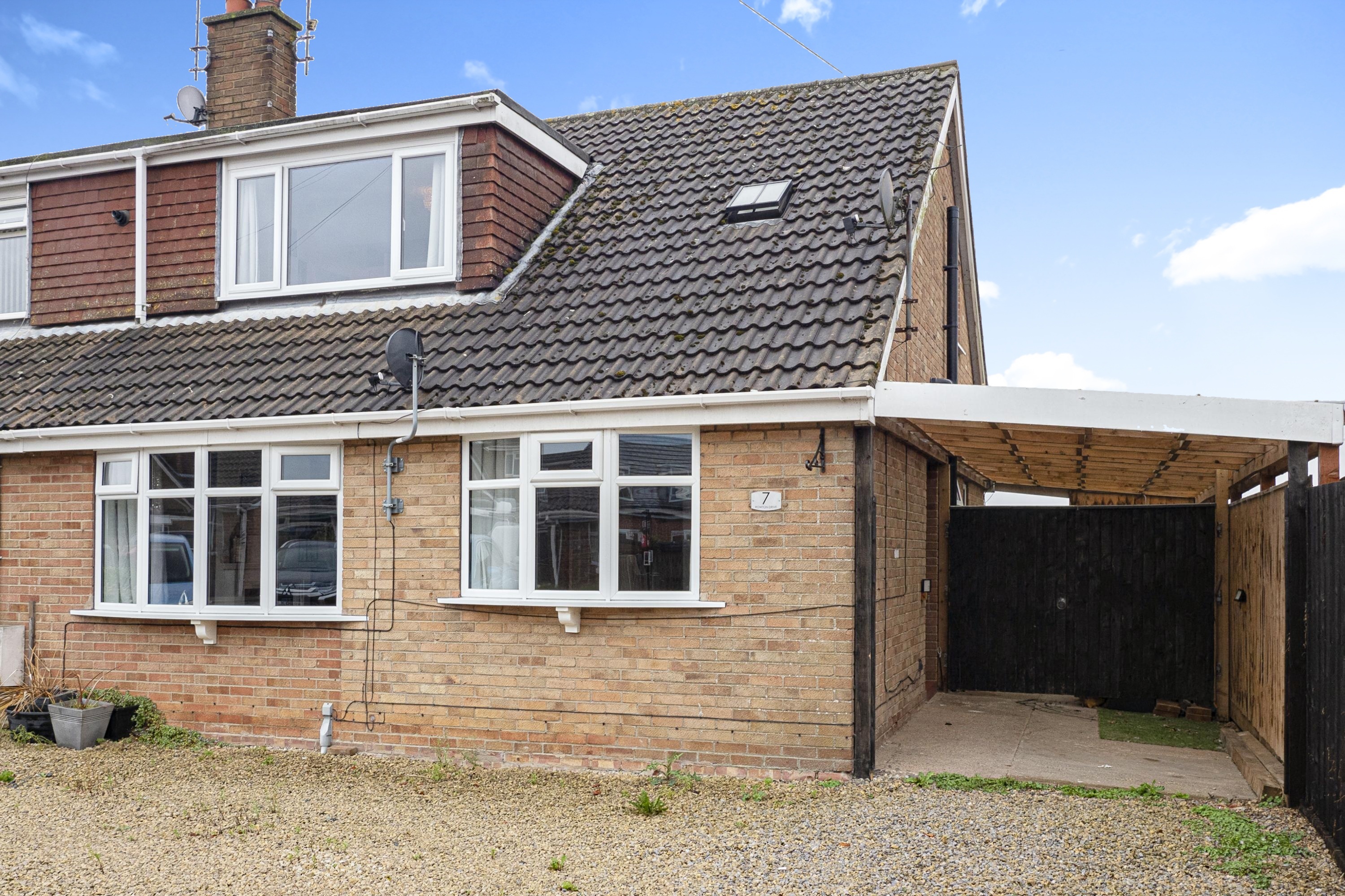 4 bedroom semidetached house for sale in Rowton Drive, SKIRLAUGH, hull