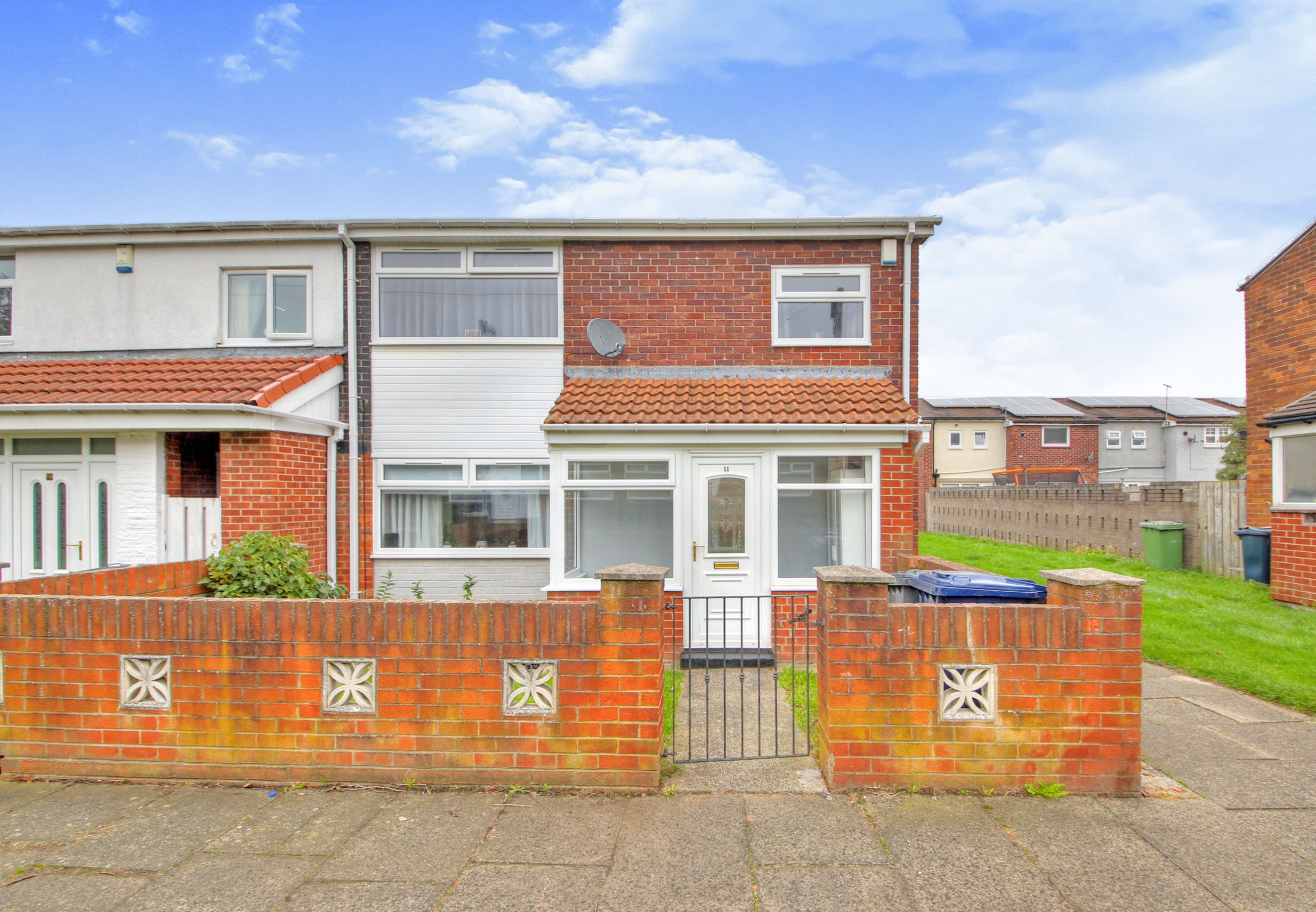 3 bedroom end of terrace house for sale in Grays walk, South Shields