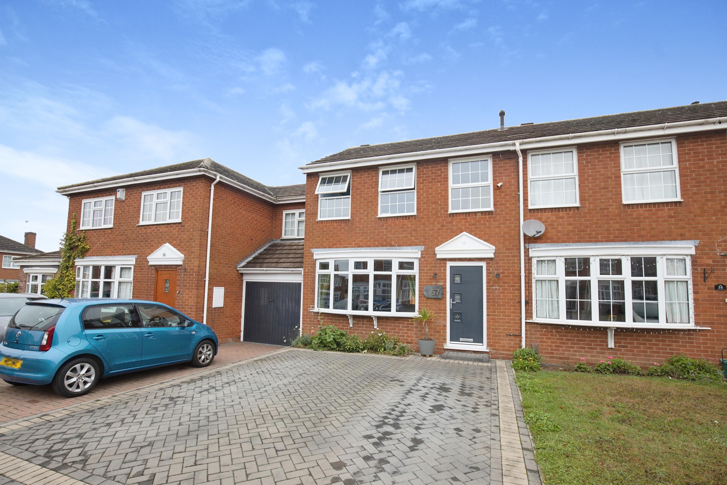 3 bedroom terraced house for sale in Charnwood Way, Leamington Spa