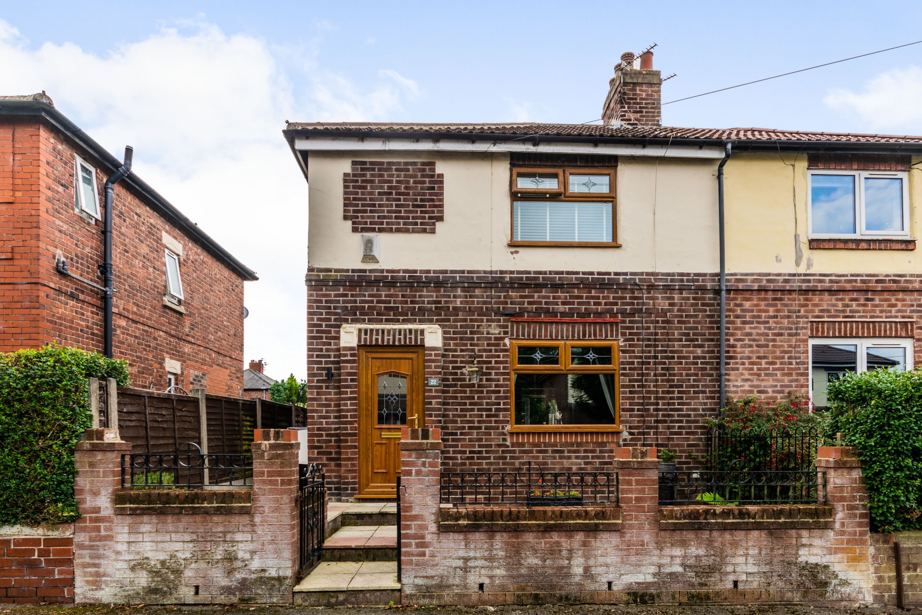 2 bedroom semidetached house for sale in Coniston Road, Stockport, SK5 7EJ