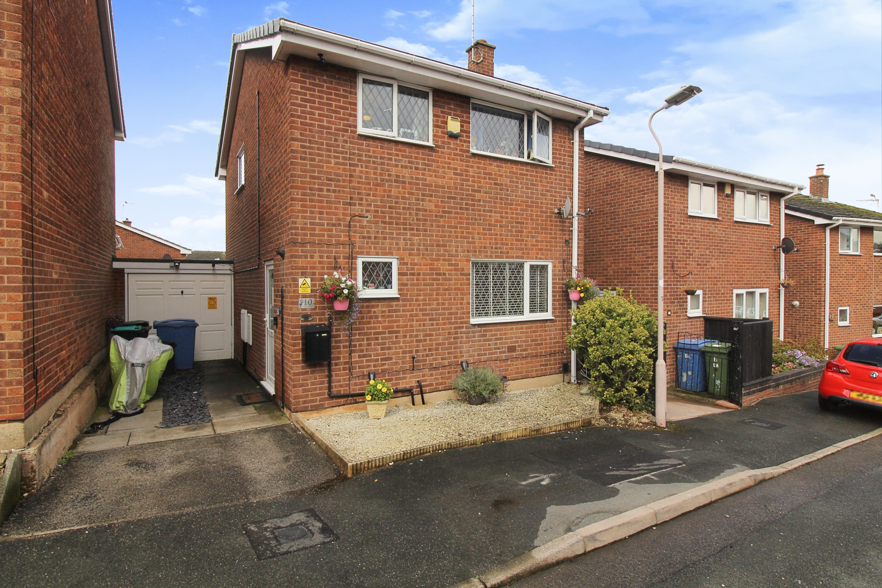 3 bedroom detached house for sale in Sulby Close, Forest Town