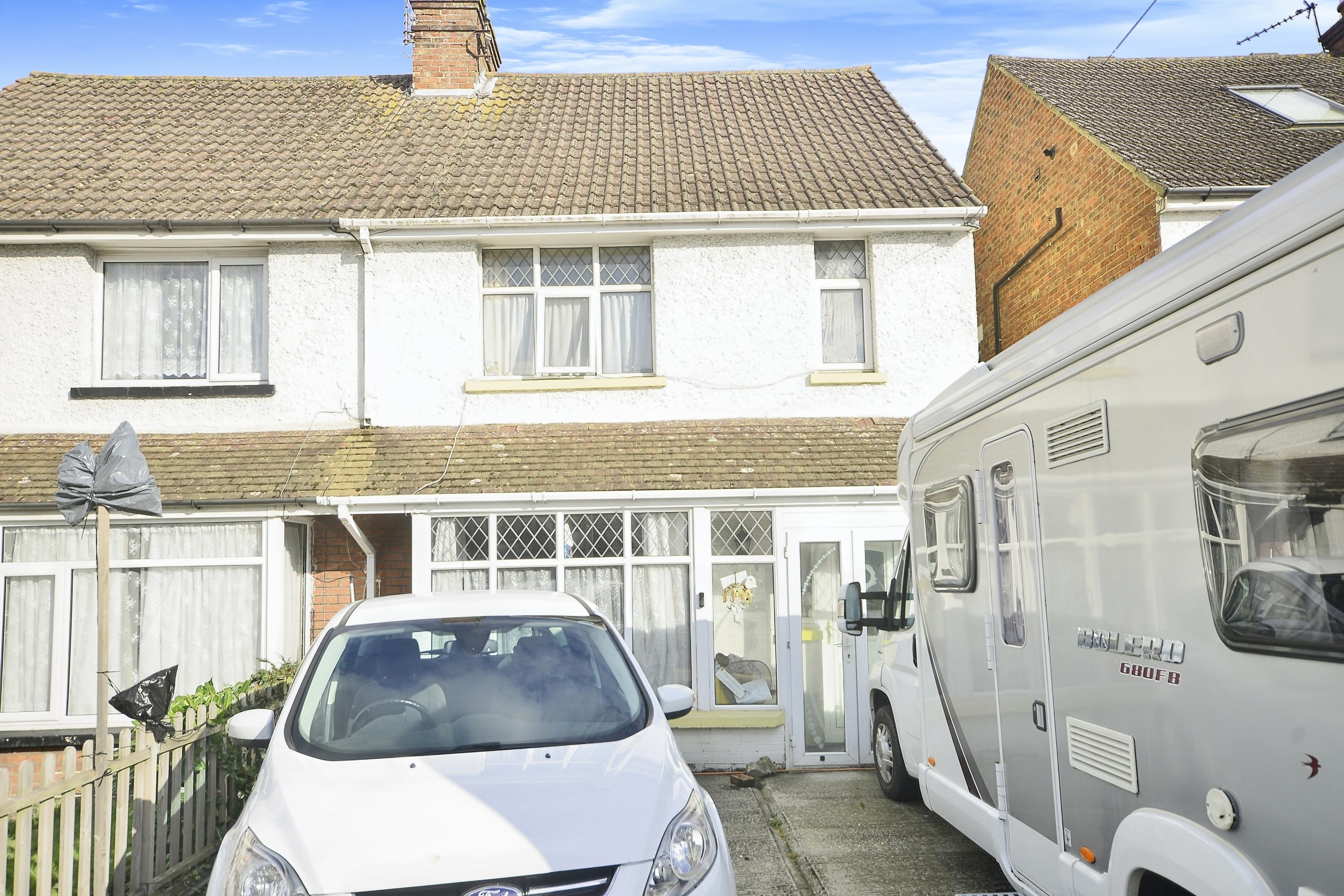 3 bedroom terraced house for sale in Kingsnorth Road, Ashford, TN23 6HY