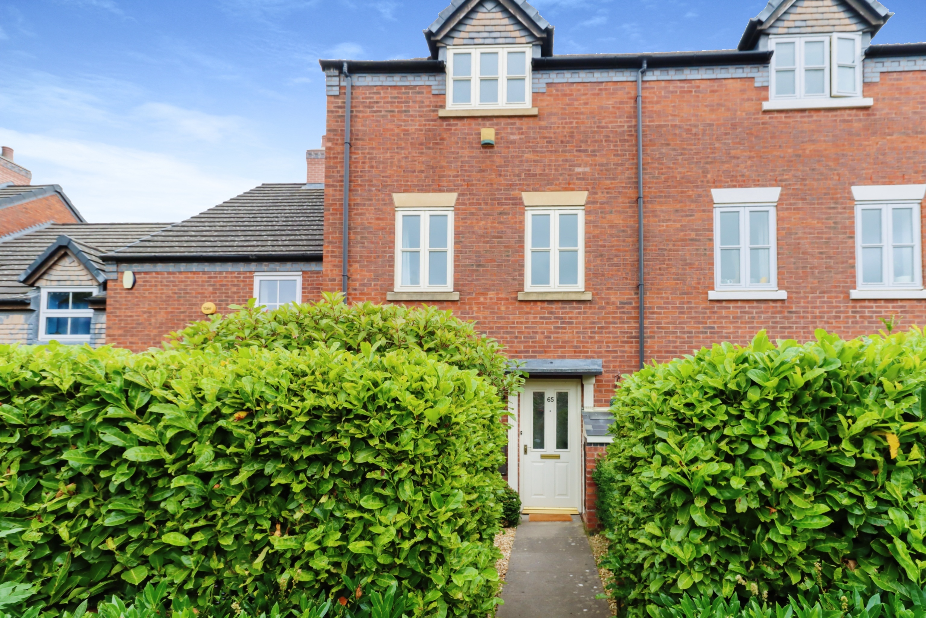 3 bedroom town house for sale in Glendale, Telford, TF4 2PJ