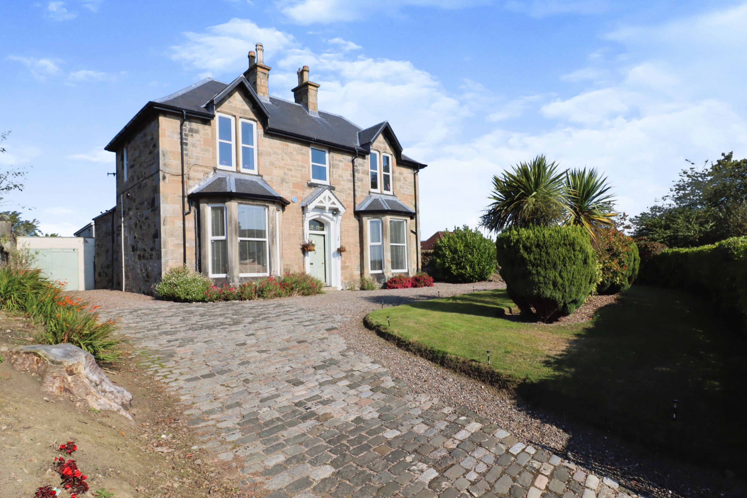 4 bedroom detached house for sale in Broad Street, Cowdenbeath, KY4 8JD