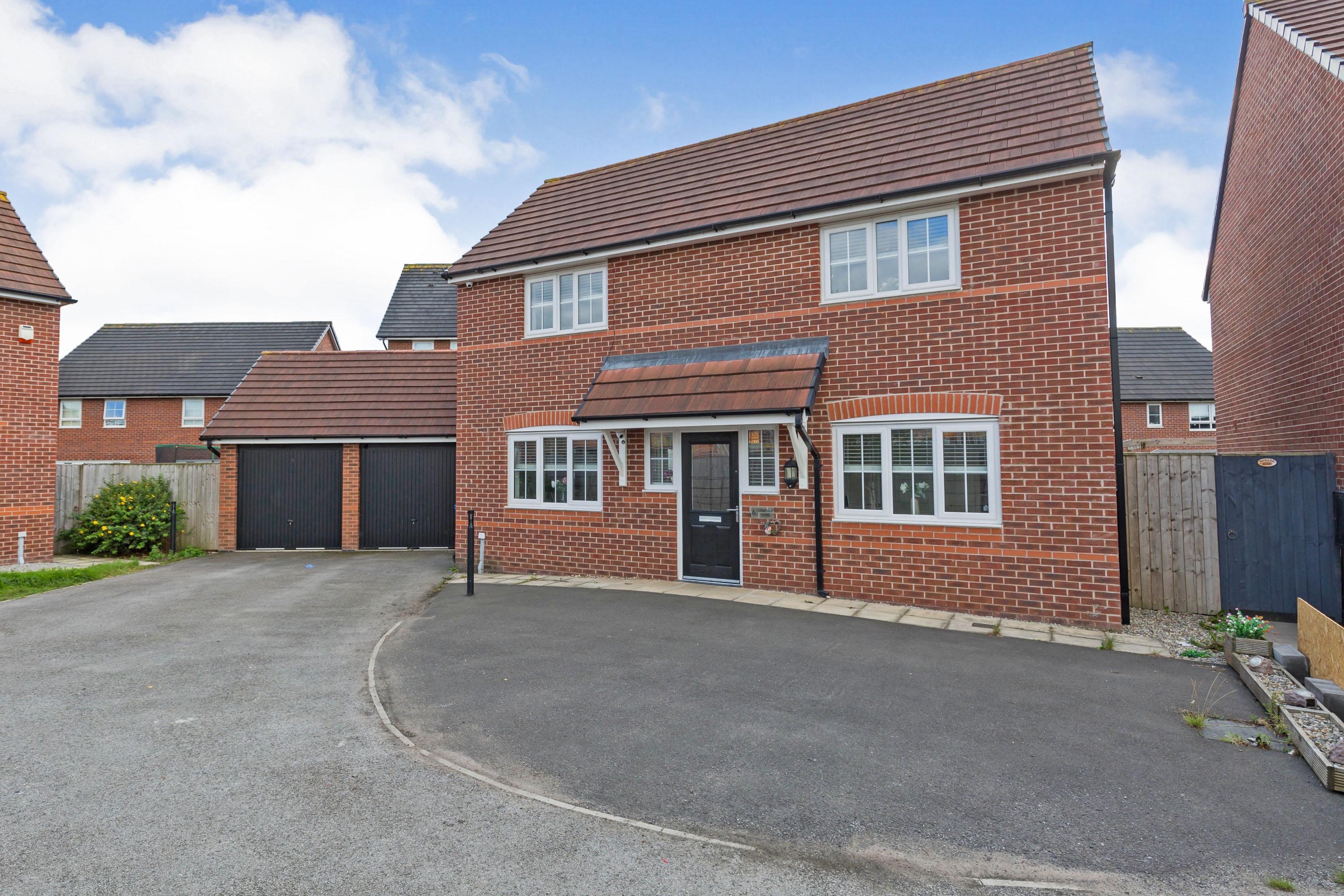 3 bedroom detached house for sale in Chapman Close, Wigan, WN3 6GQ