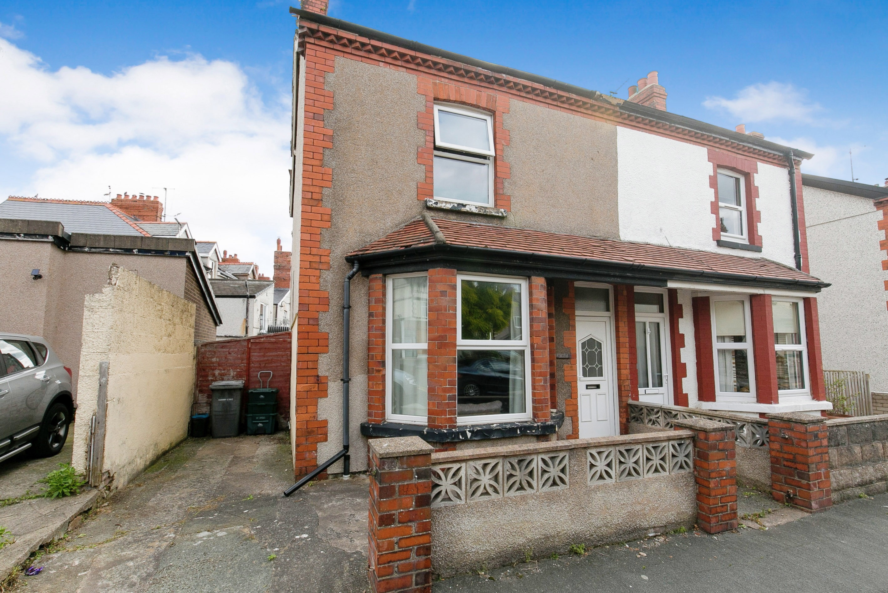2 bedroom semidetached house for sale in Queens Road, Llandudno