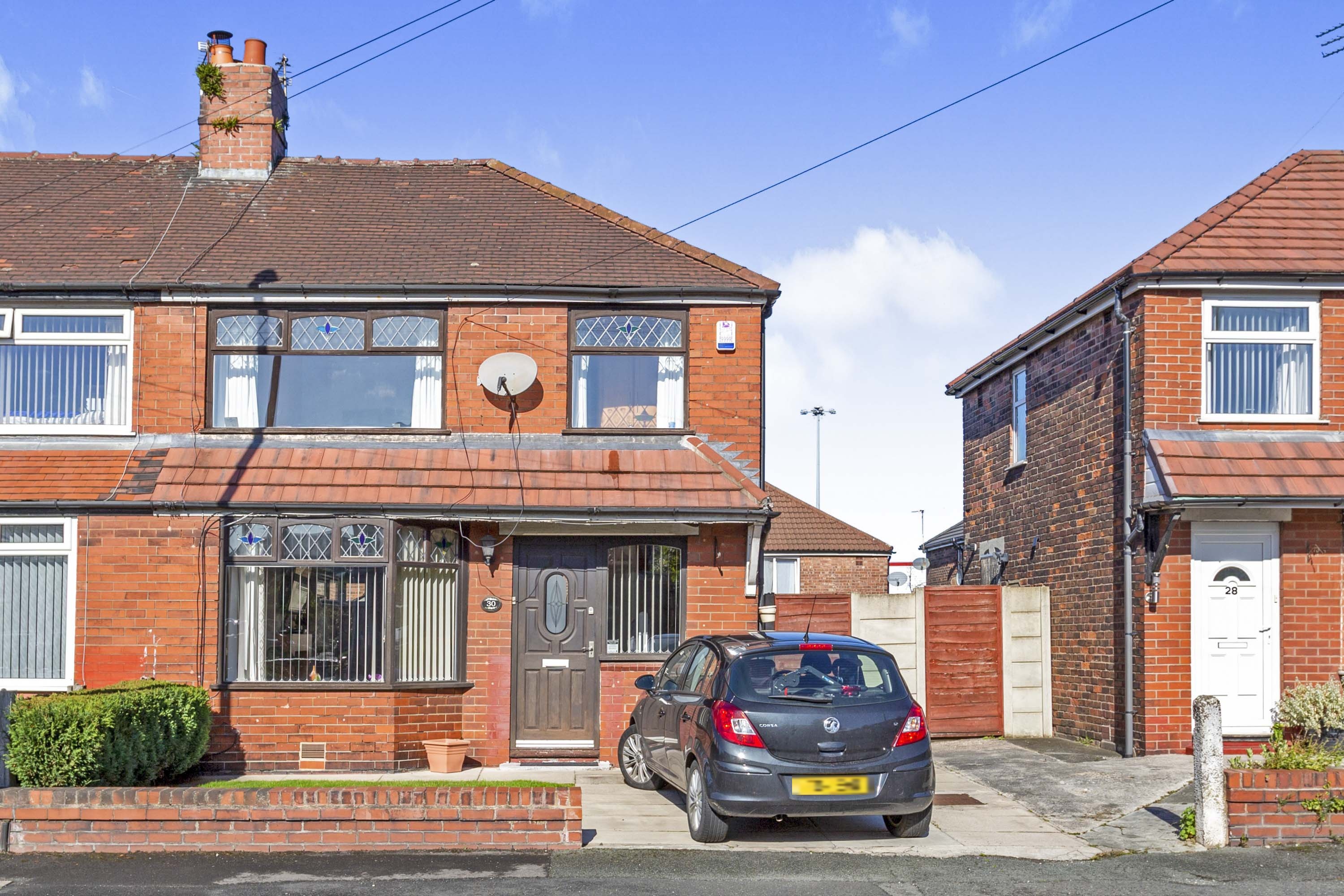 2 bedroom end of terrace house for sale in Argyll Road, Chadderton, OL9 8AL