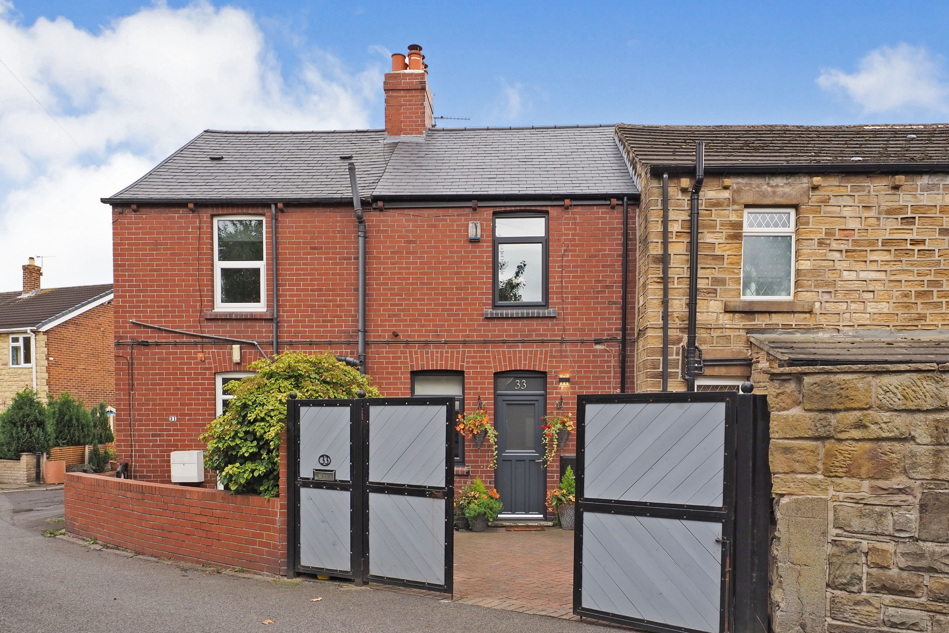 2 bedroom terraced house for sale in Mill Lane, Barnsley, S75 5HE